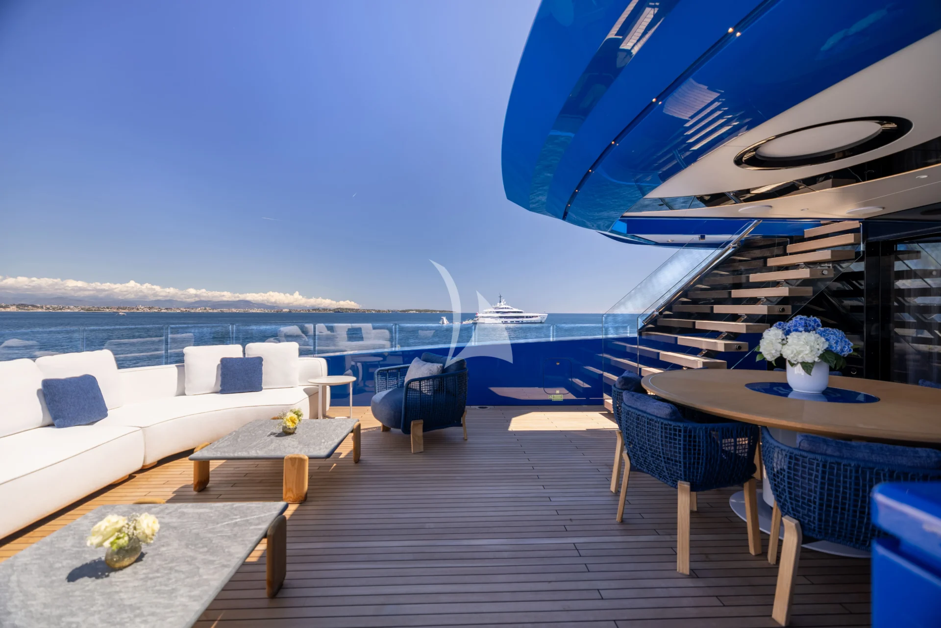 SUI GENERIS Charter Yacht