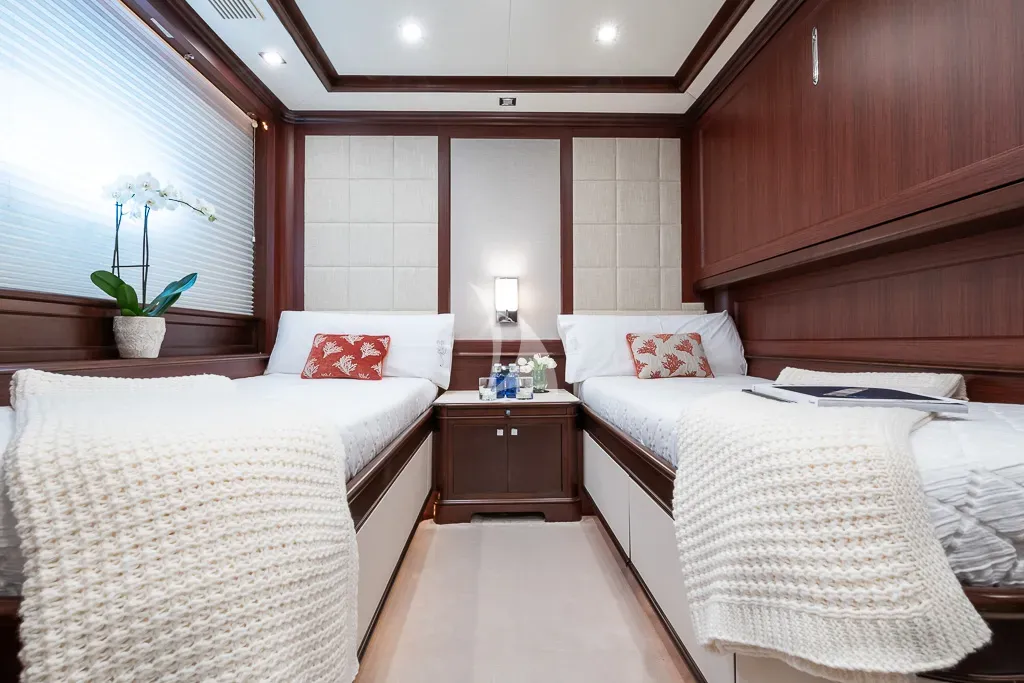 ELENA NUEVE Charter Yacht