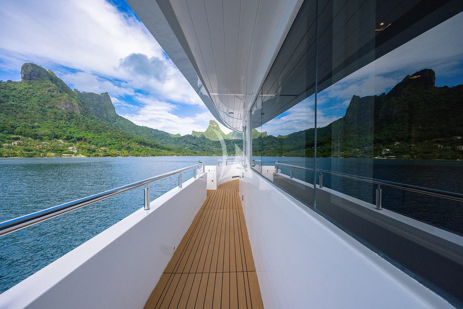 BIG SKY Charter Yacht