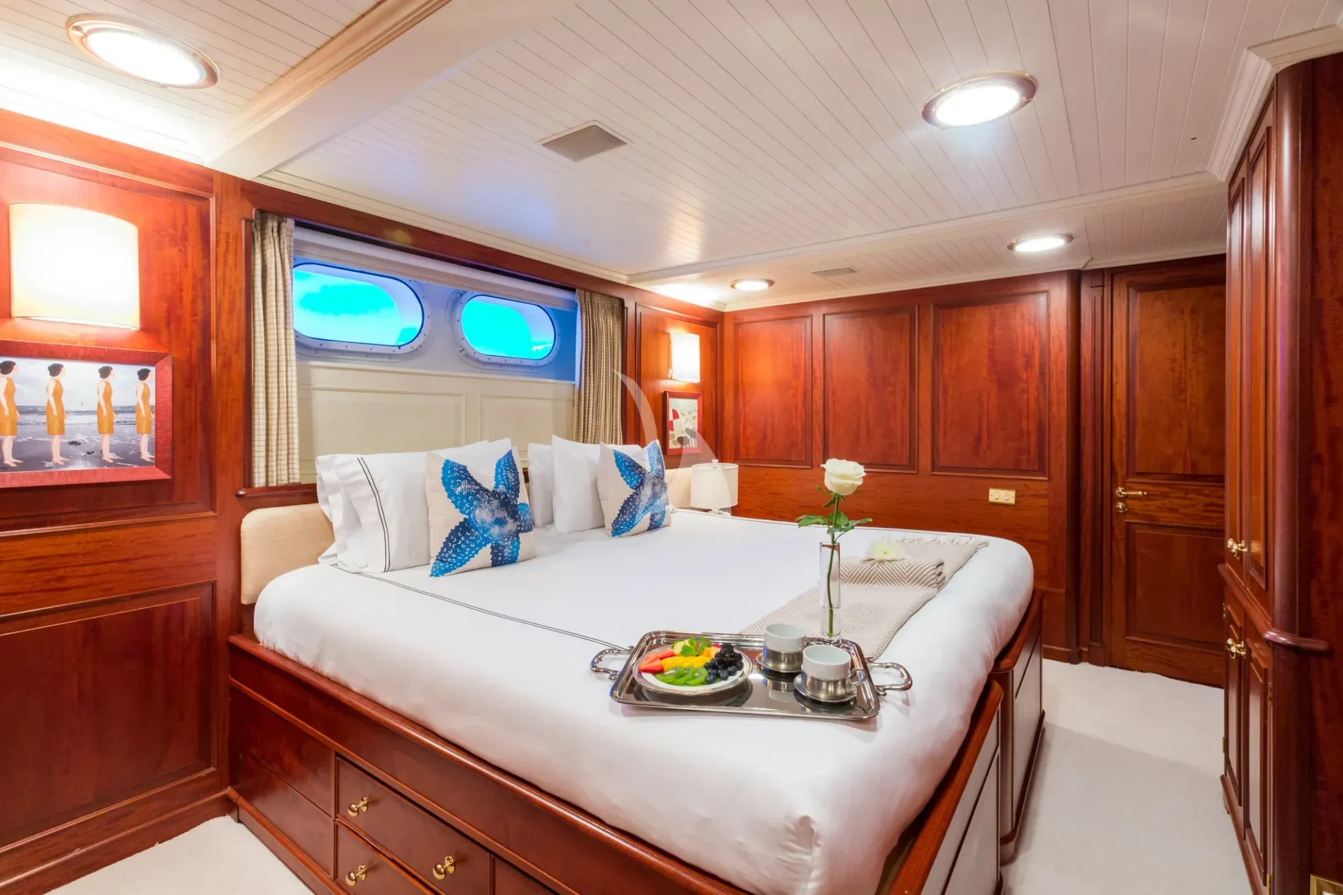LADY J Charter Yacht