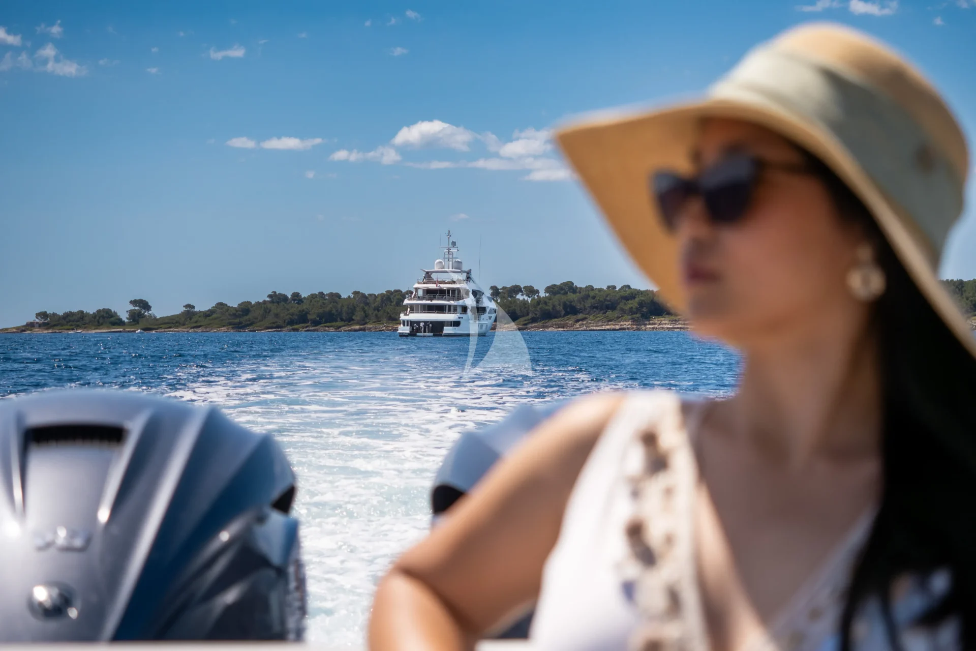 ARADOS Charter Yacht