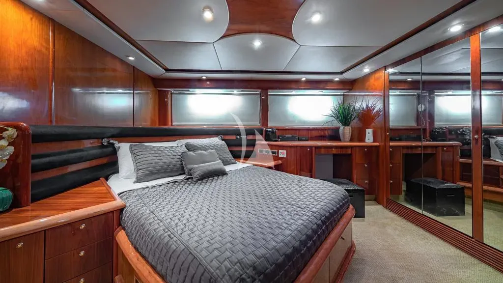Giuli Charter Yacht
