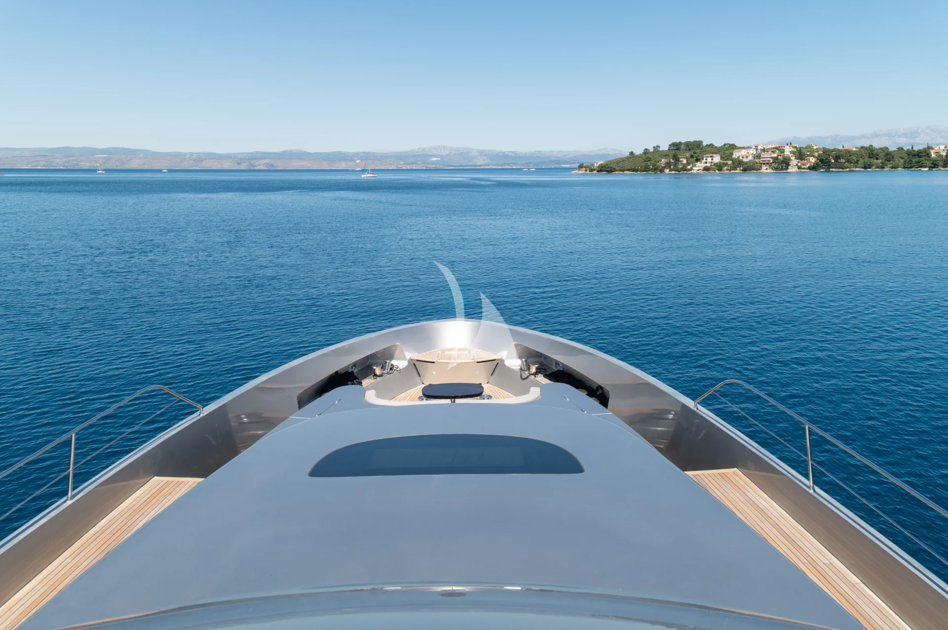 SMOOTH OPERATOR Charter Yacht