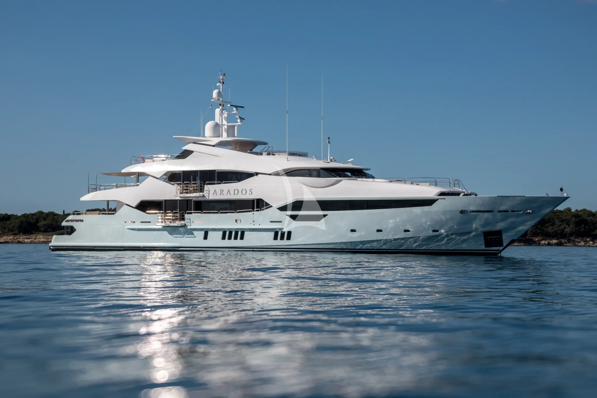 ARADOS Charter Yacht