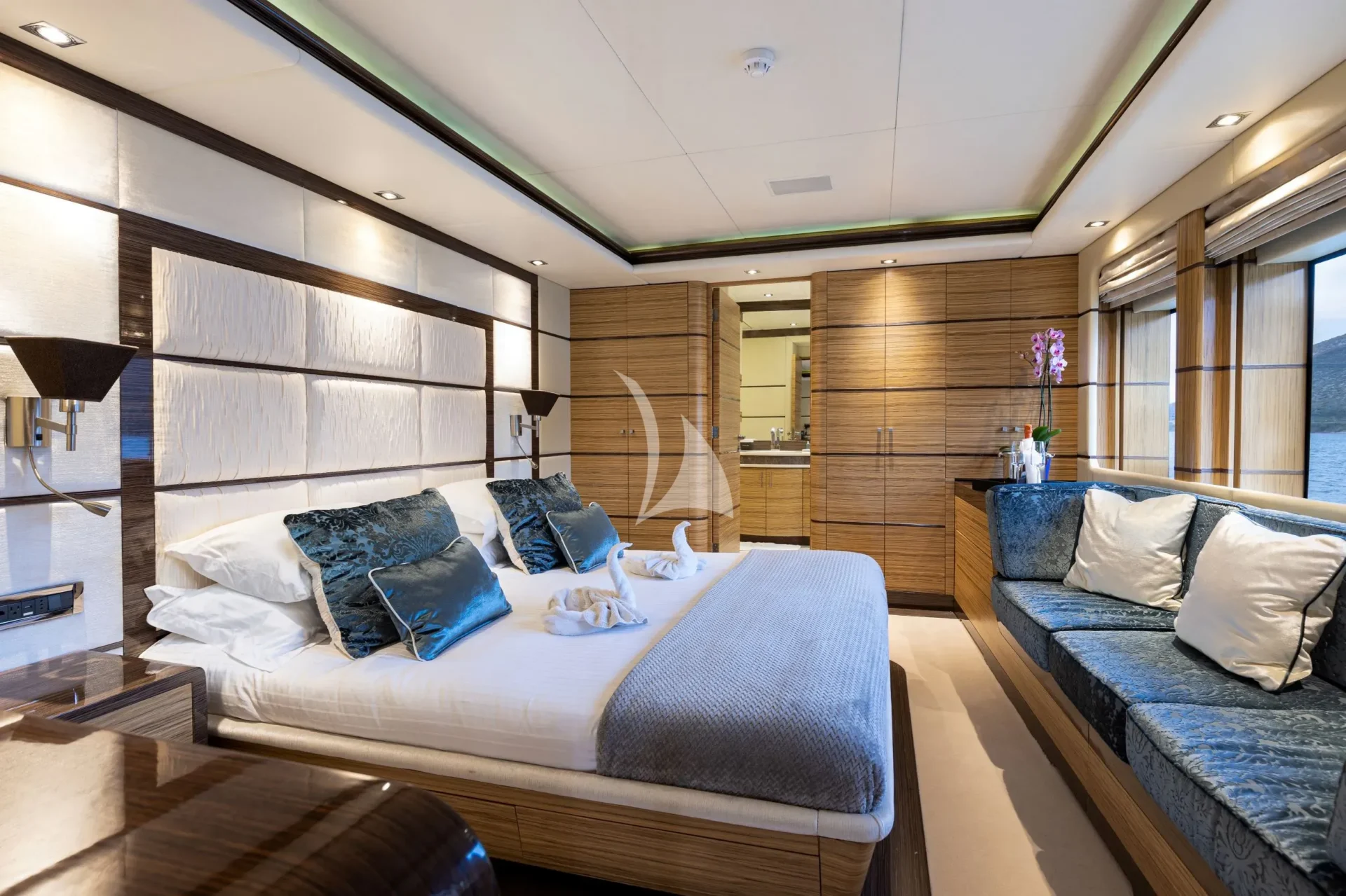I SEA Charter Yacht
