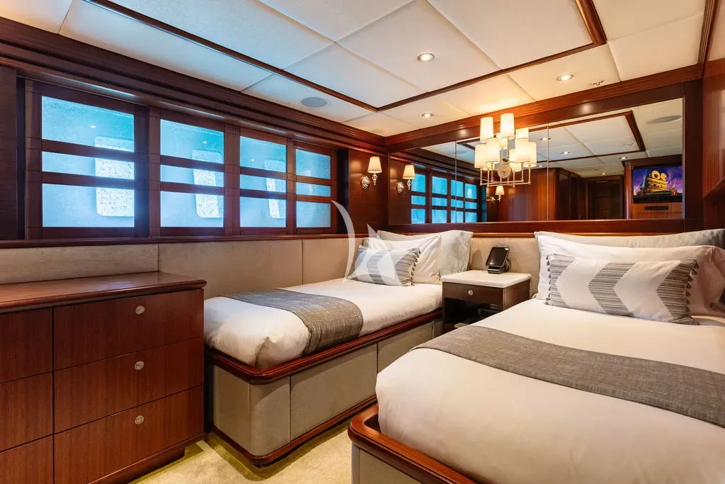 OCEAN CLUB Charter Yacht