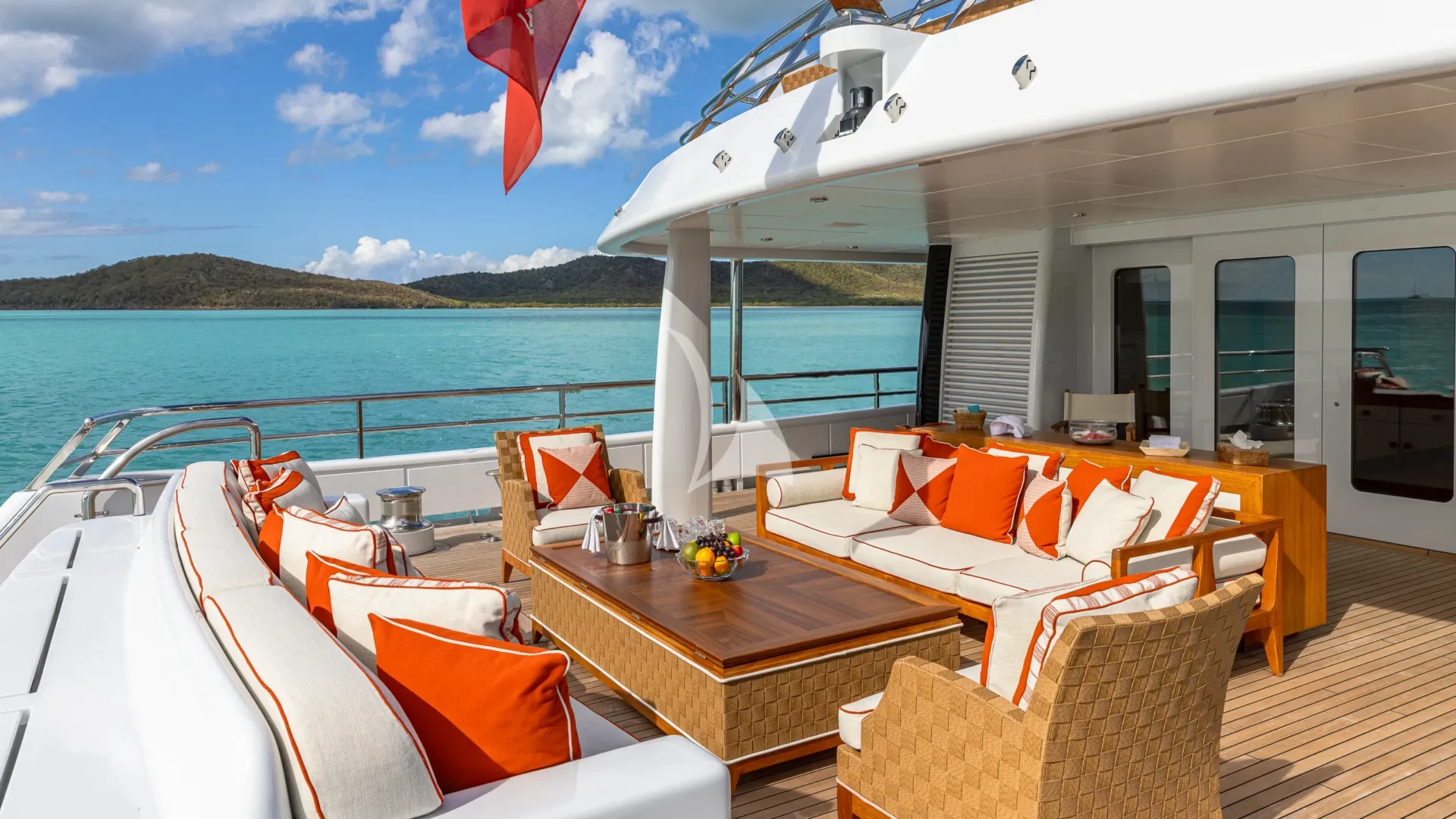 DEEP BLUE Charter Yacht