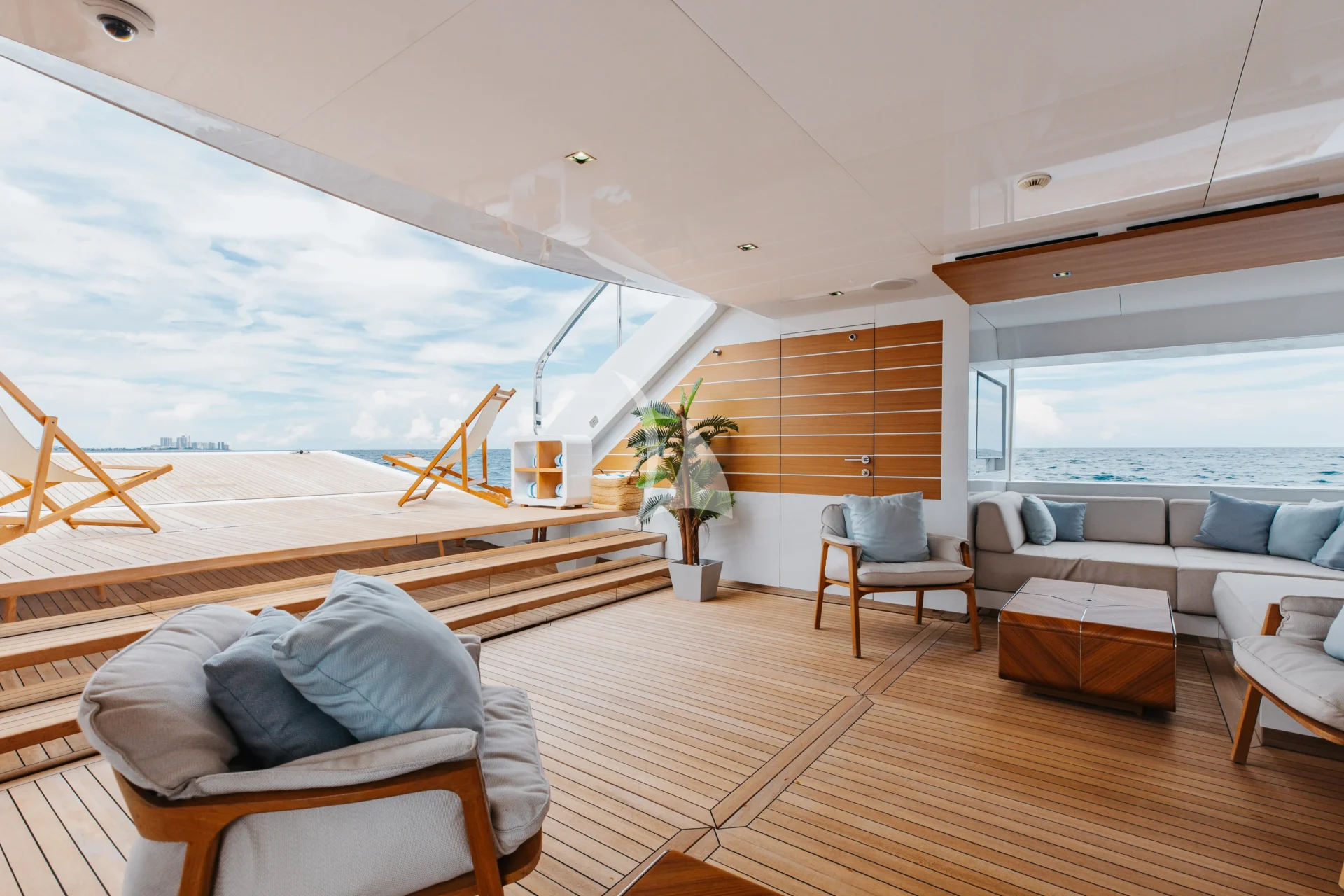 VELOCITY Charter Yacht