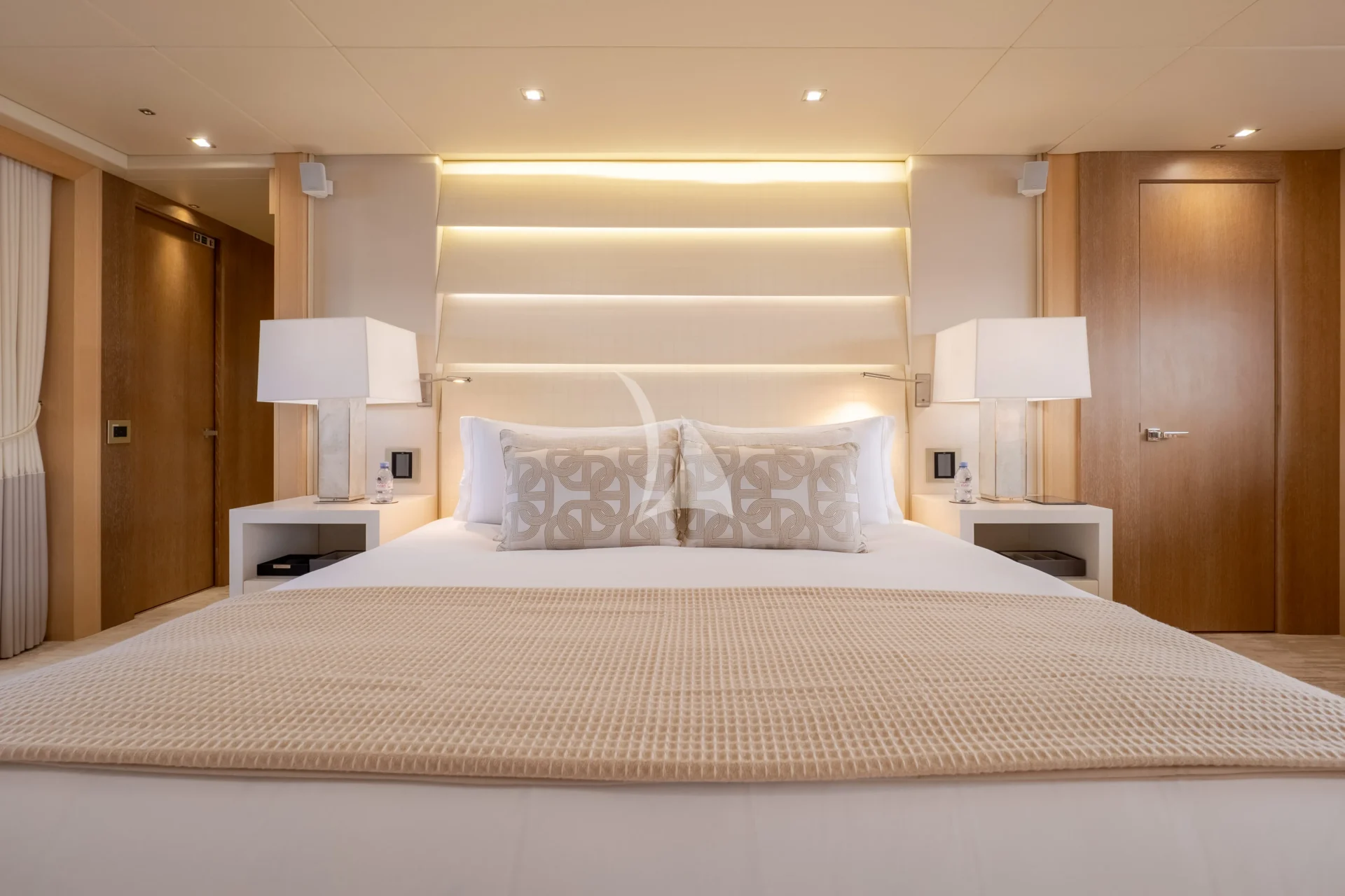ARADOS Charter Yacht