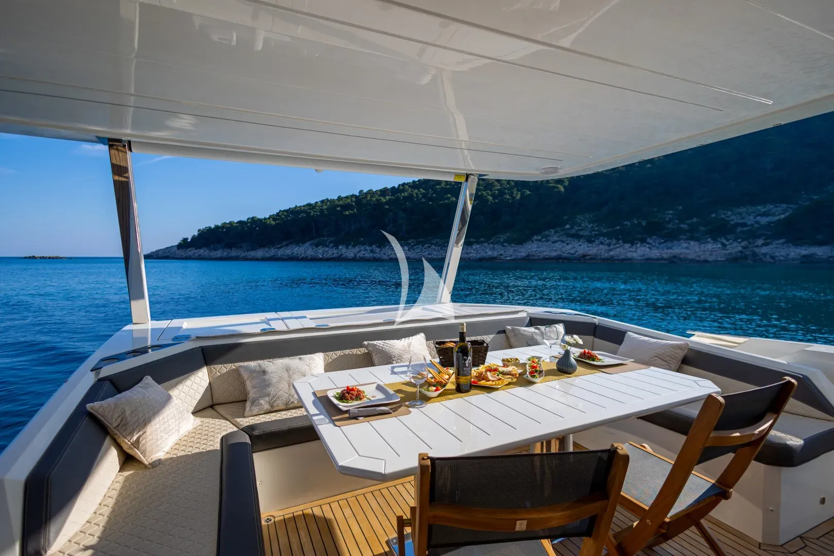 PARADISE Charter Yacht