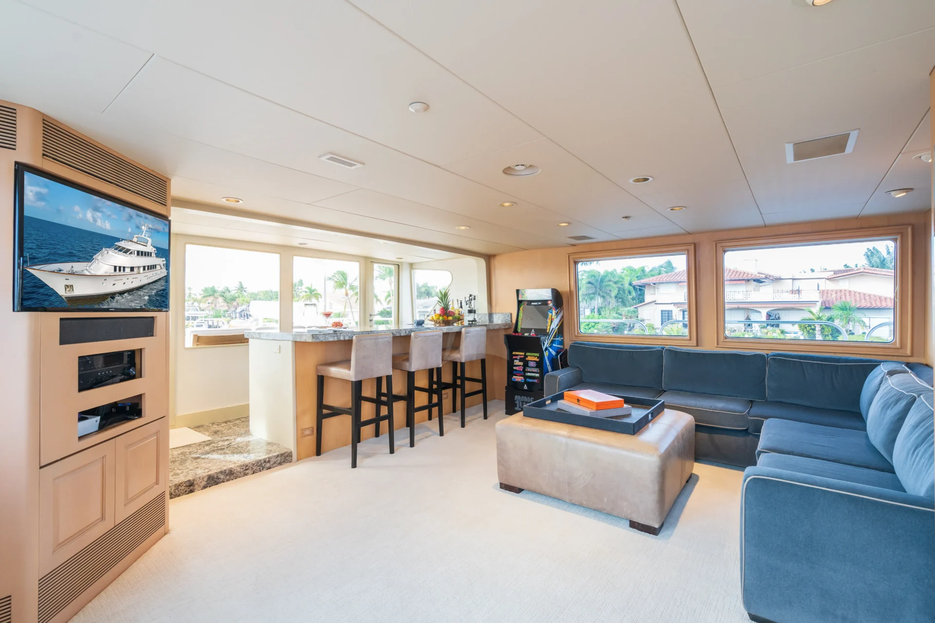 CHANSON Charter Yacht