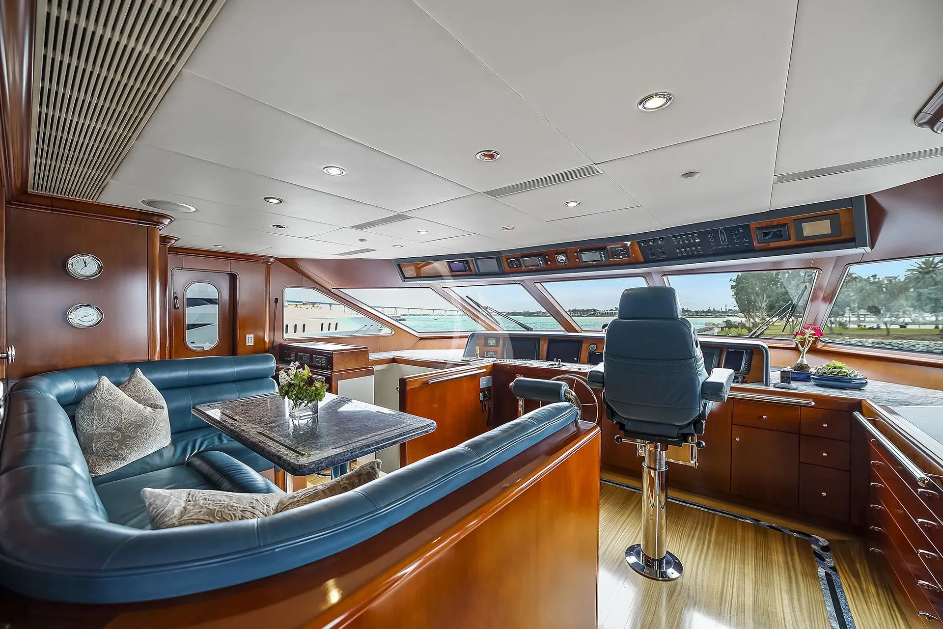 ARTEMIS Charter Yacht