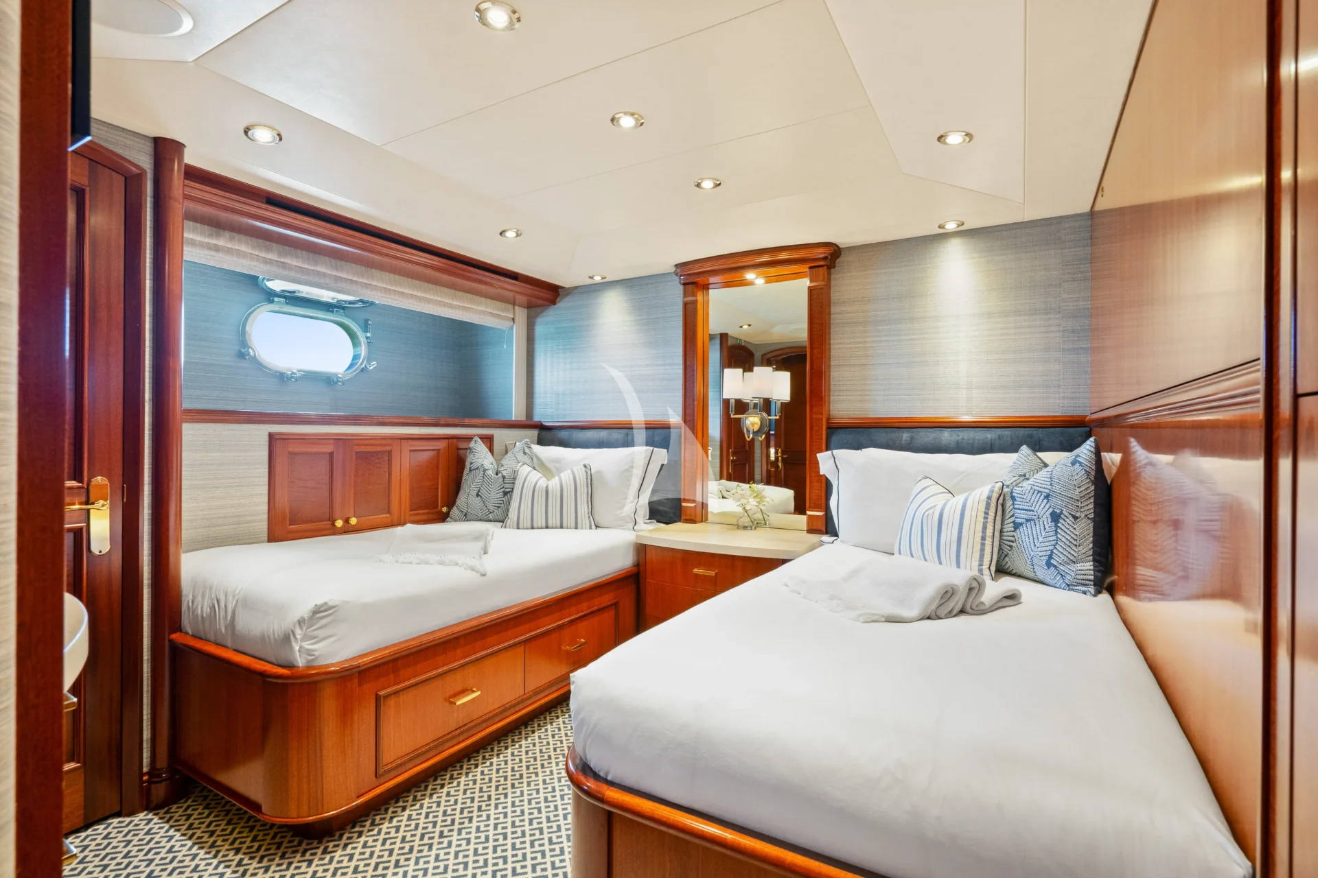 RISK & REWARD Charter Yacht