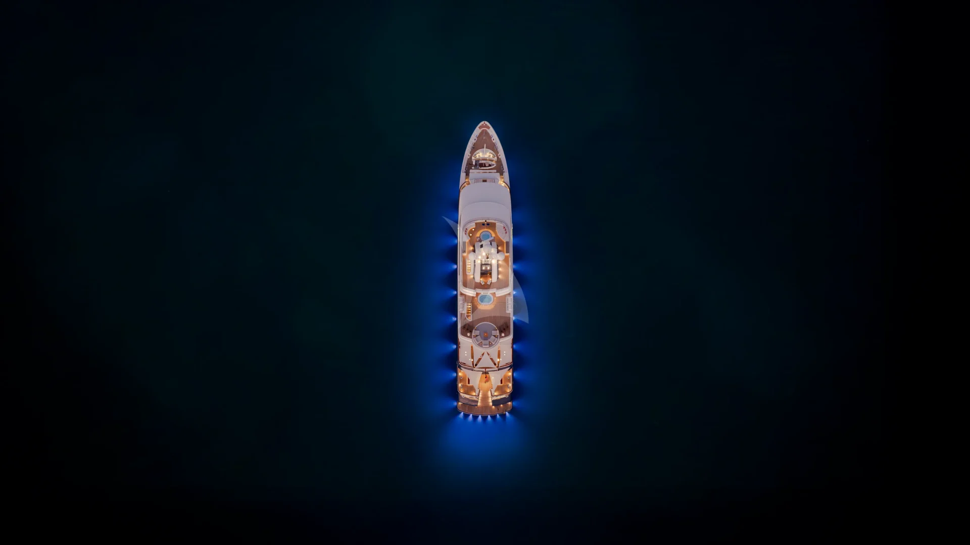 HUNTRESS Charter Yacht