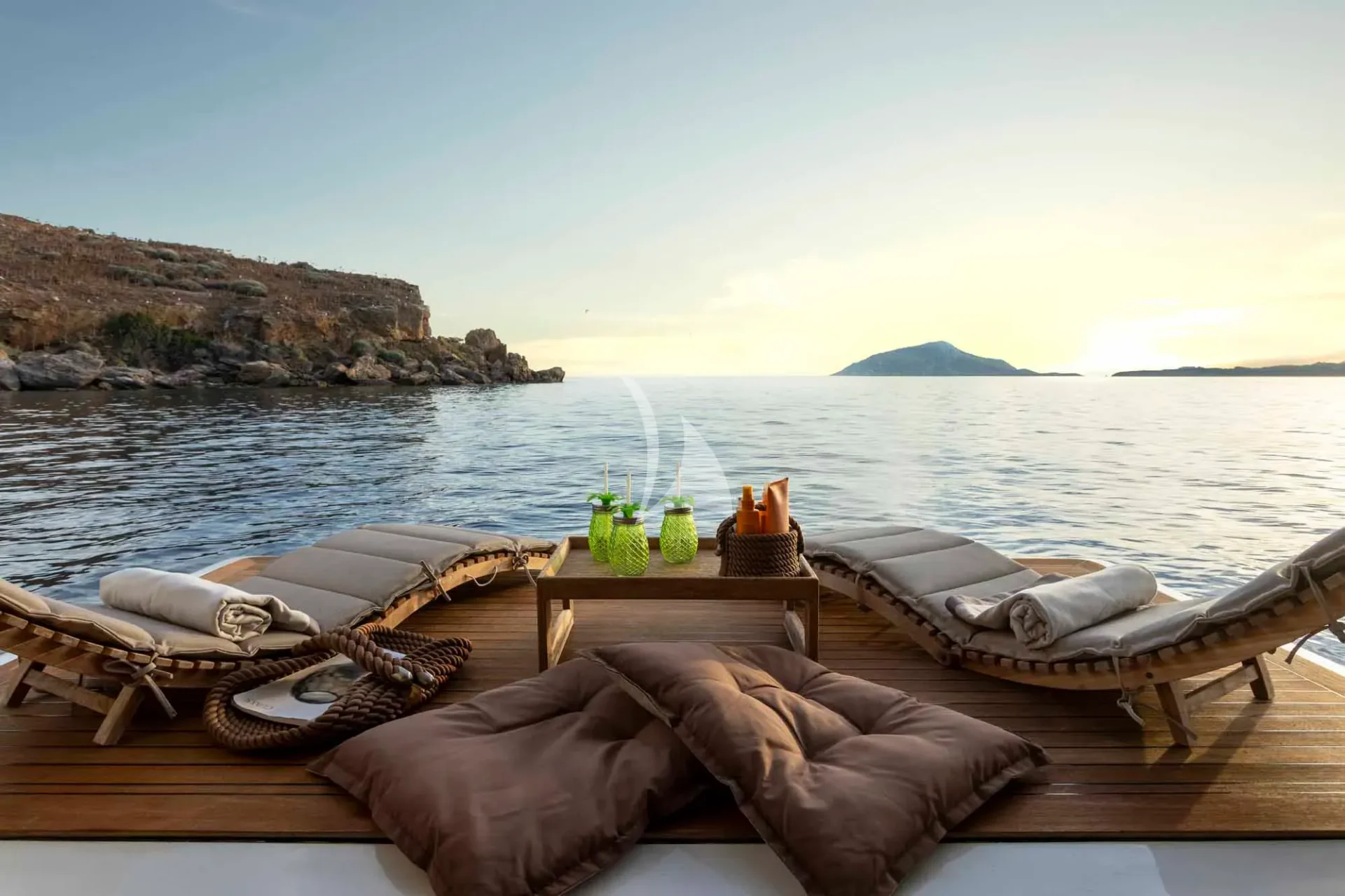 PARADISE Charter Yacht