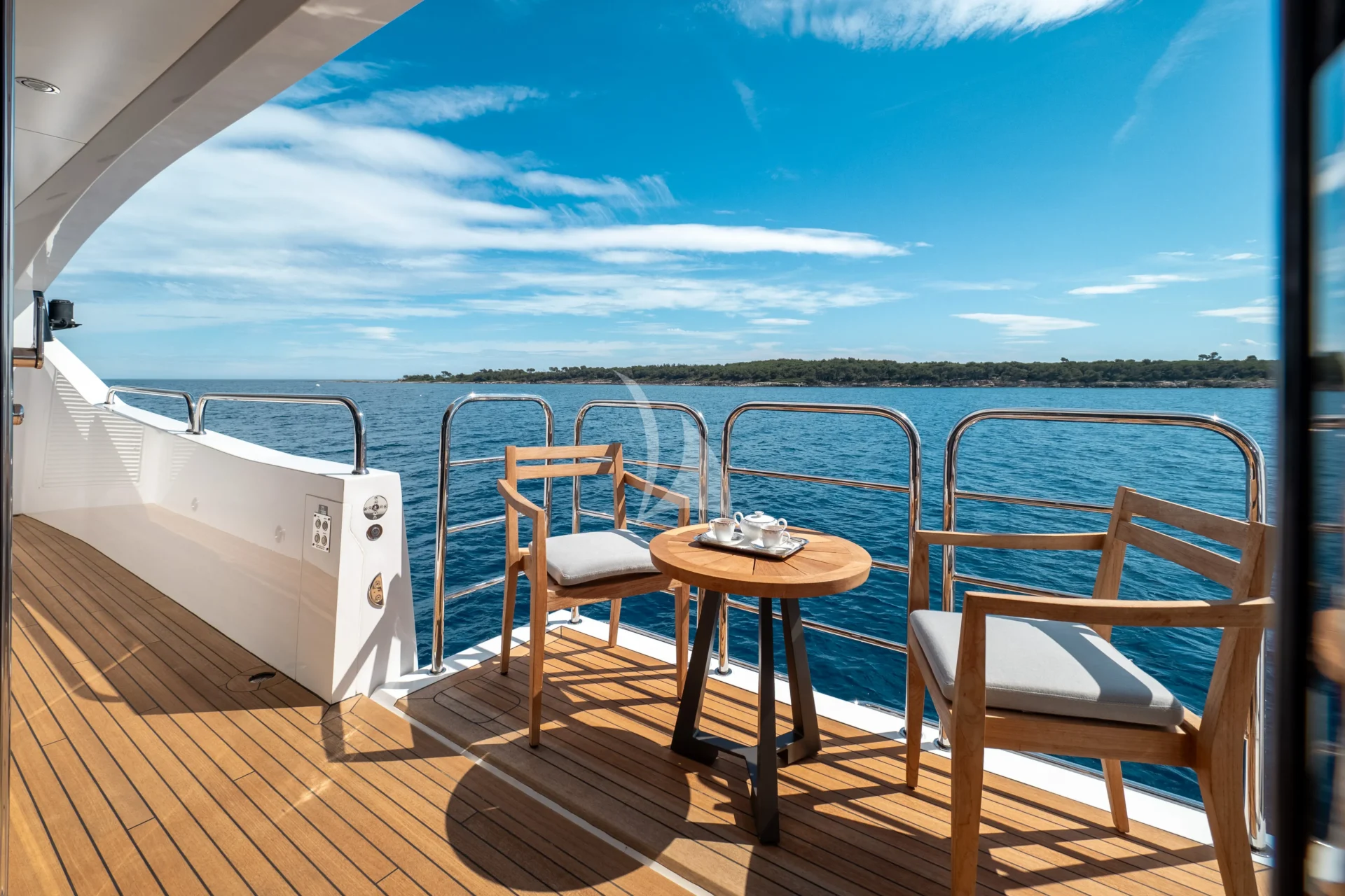 ARADOS Charter Yacht