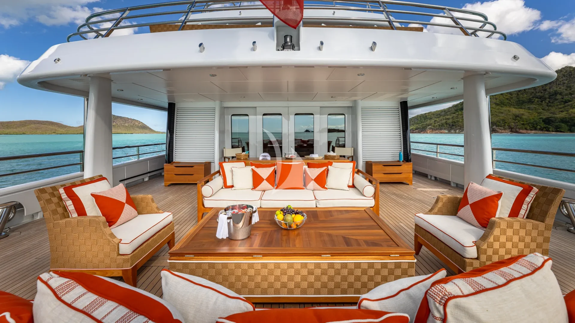 DEEP BLUE Charter Yacht