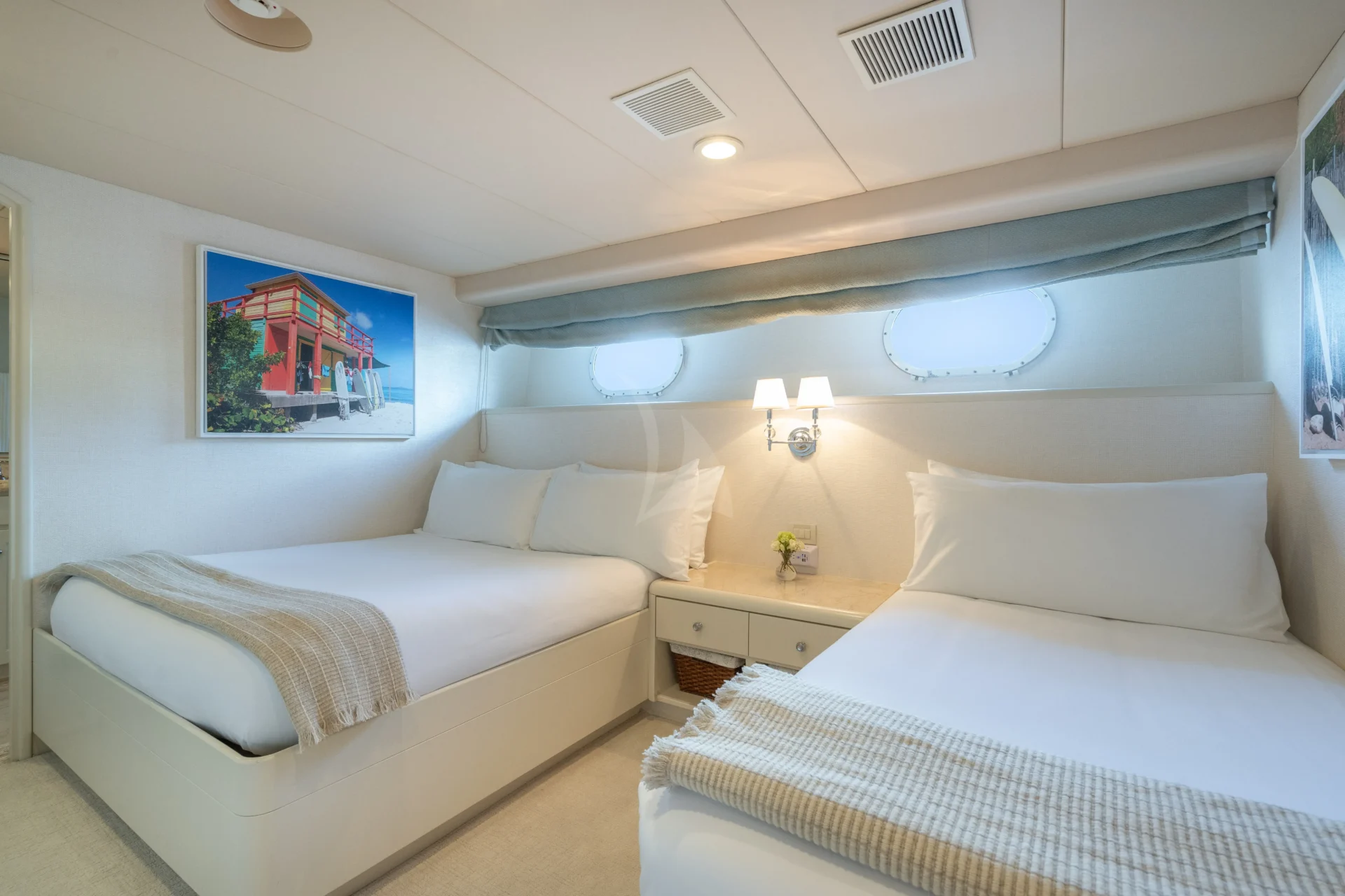 CHANSON Charter Yacht
