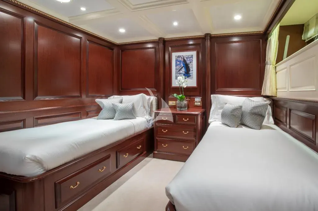 TELEOST Charter Yacht