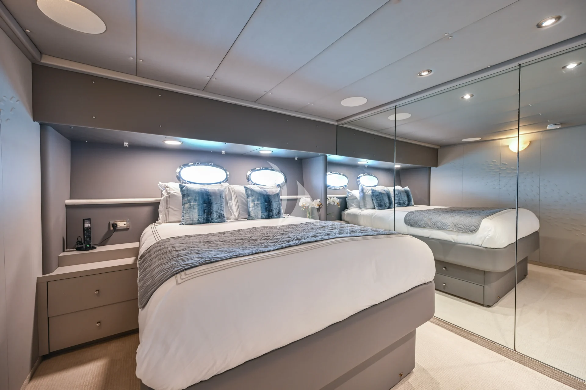 MARY KATHLENE Charter Yacht