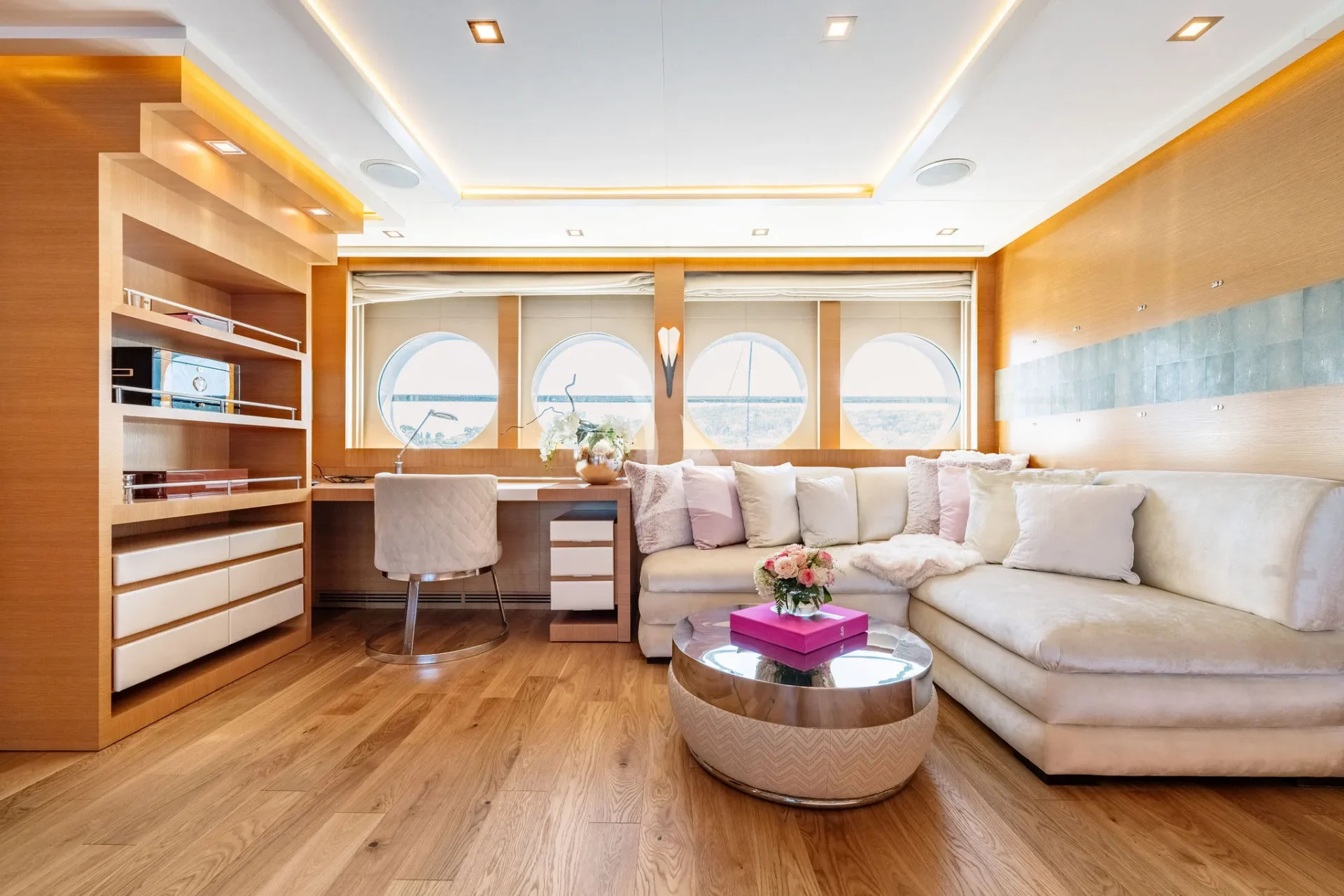 DB9 Charter Yacht