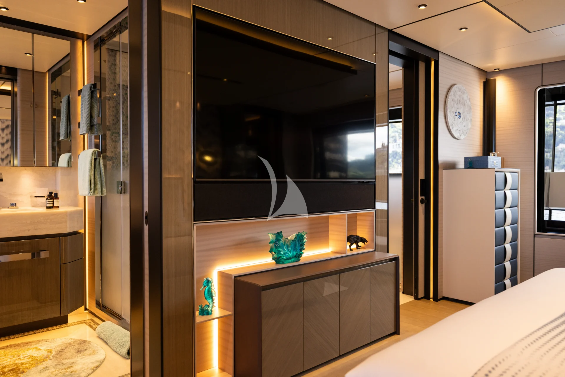 SUI GENERIS Charter Yacht