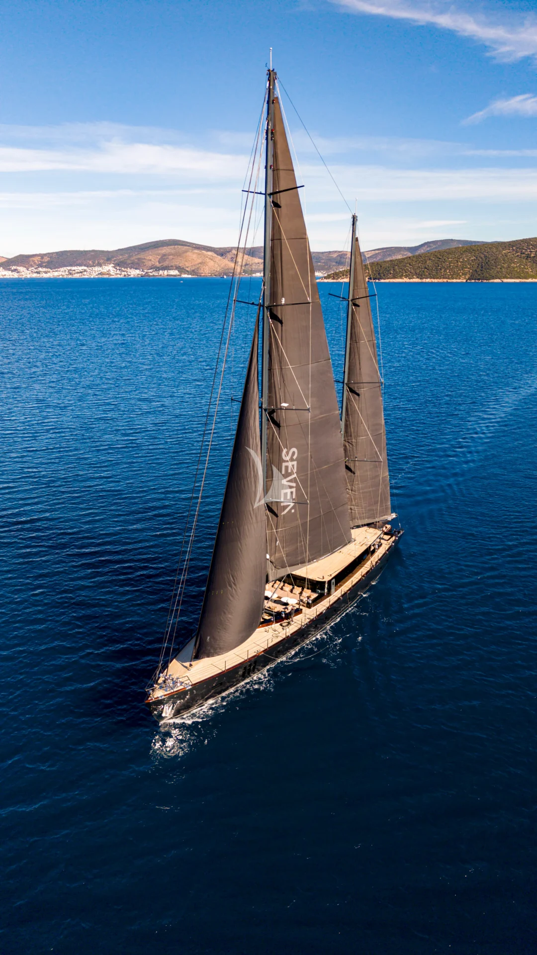 SEVEN Charter Yacht