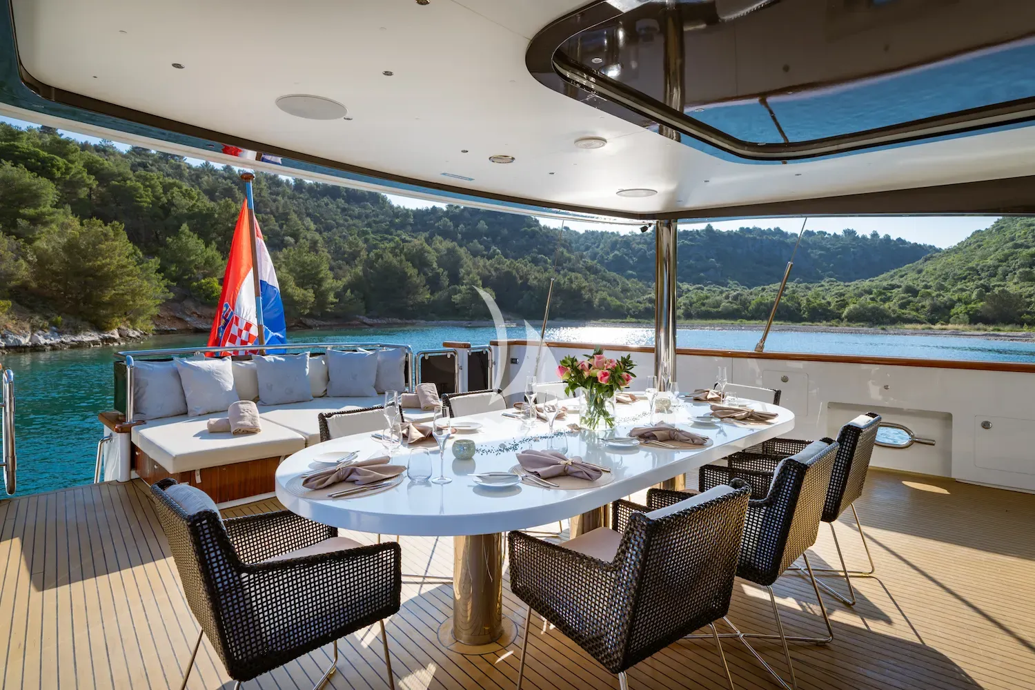 NAVILUX Charter Yacht