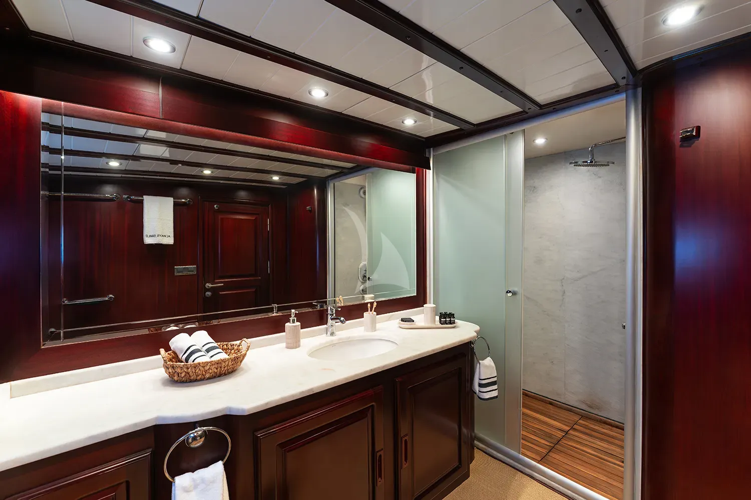 ALWAYS SMILE Charter Yacht