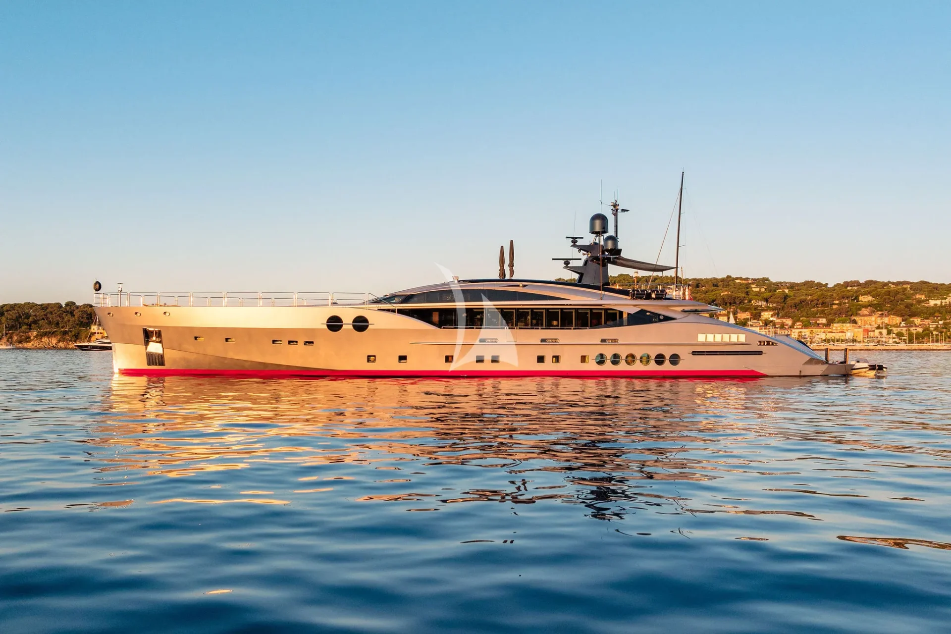 DB9 Charter Yacht