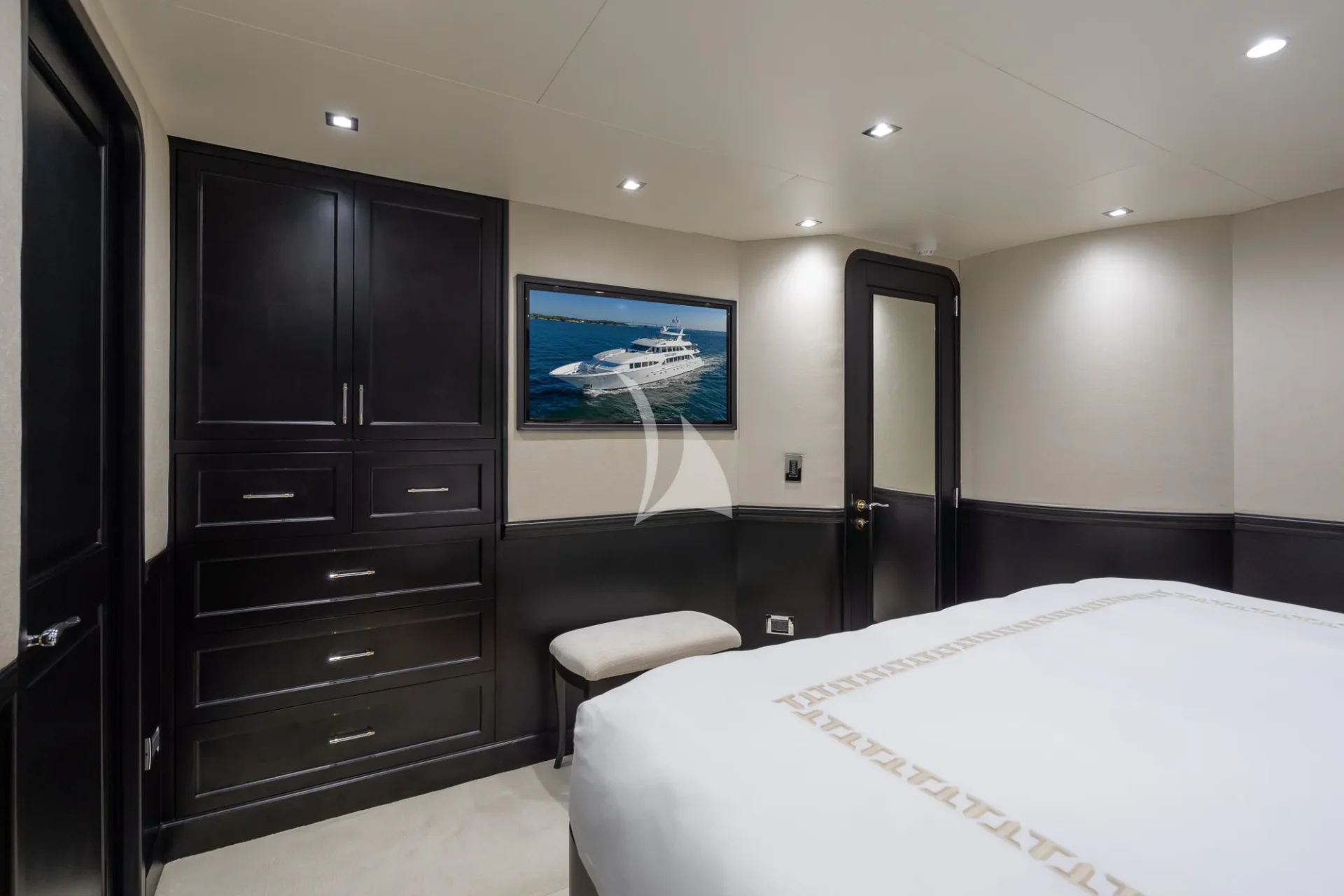 TANZANITE Charter Yacht