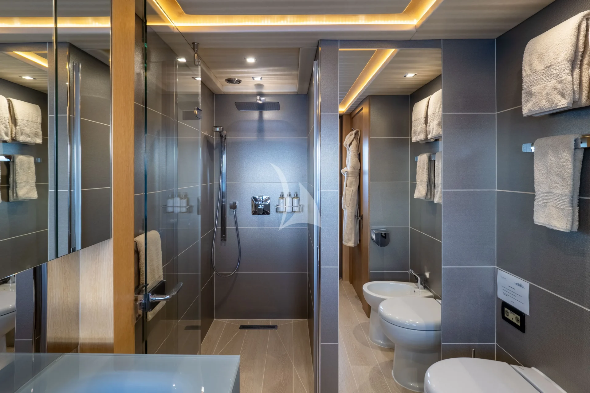 ARADOS Charter Yacht