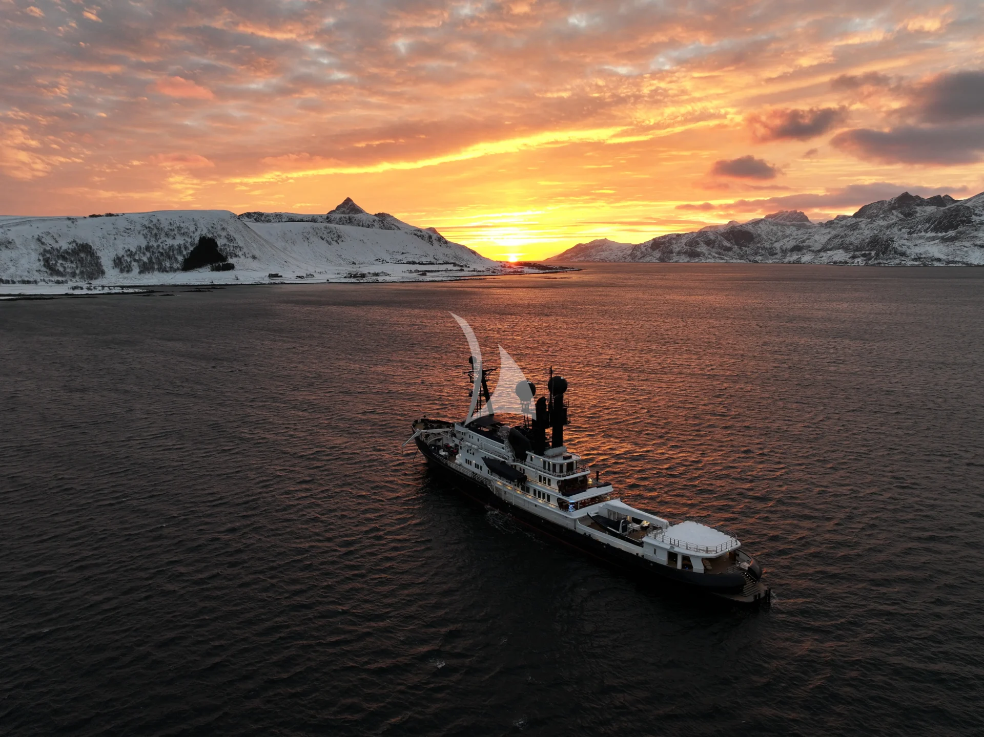 ARCTIC Charter Yacht