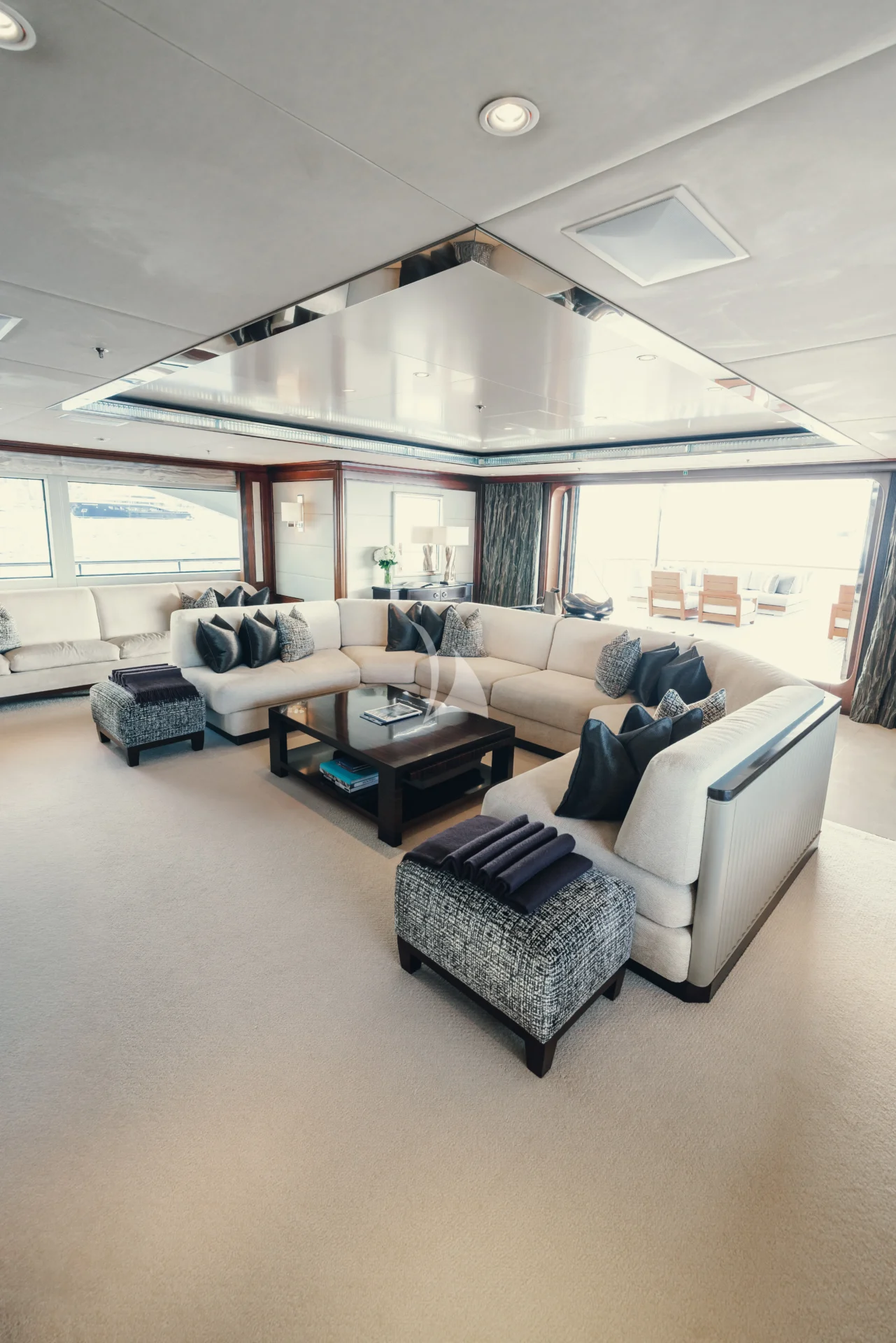 SEANNA Charter Yacht