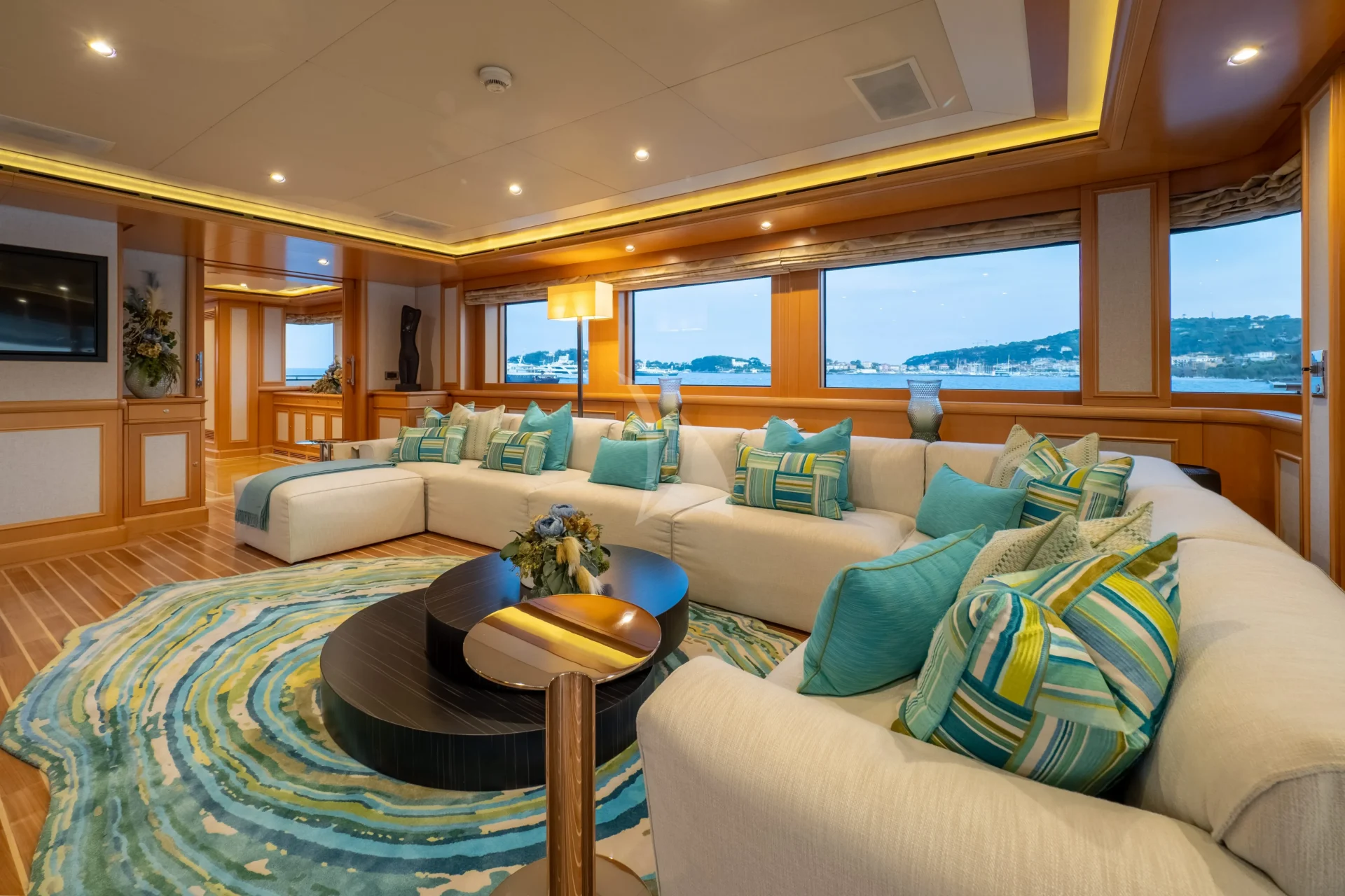 HANA Charter Yacht