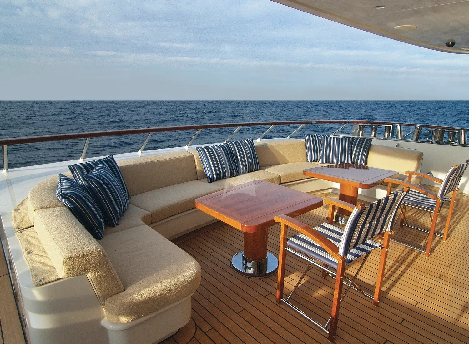 LADY DEE Charter Yacht