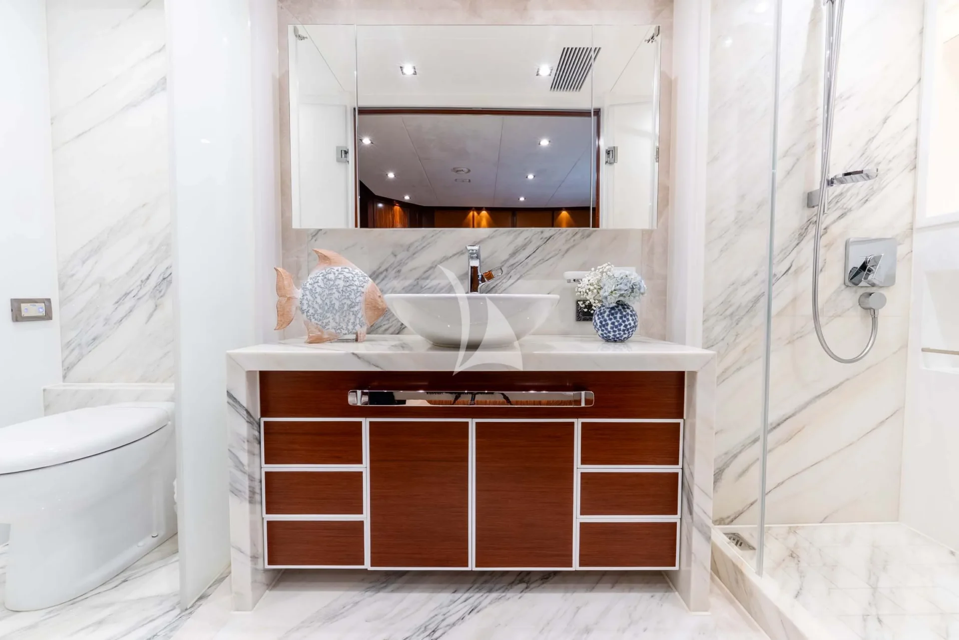 HAPPY HOUR Charter Yacht