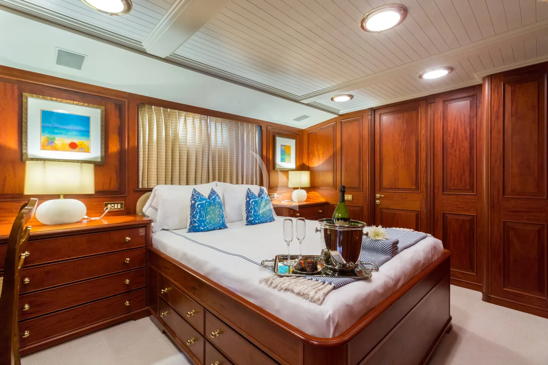 LADY J Charter Yacht