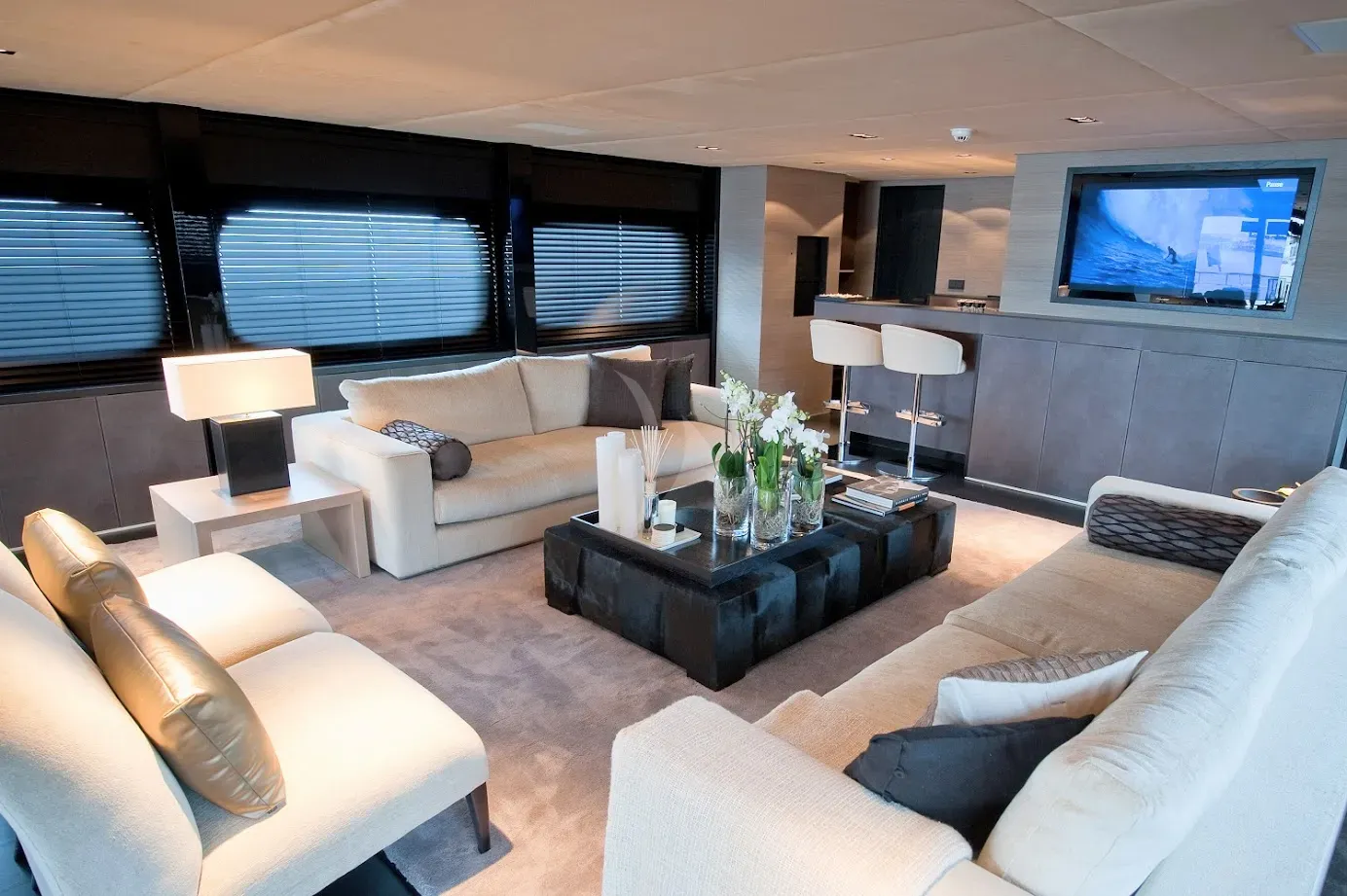 LATITUDE Charter Yacht