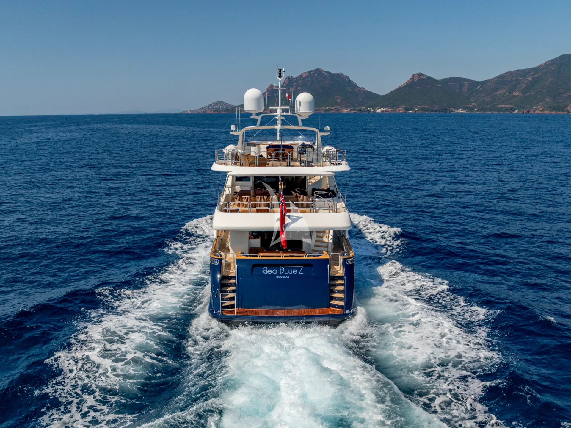 SEA BLUEZ Charter Yacht