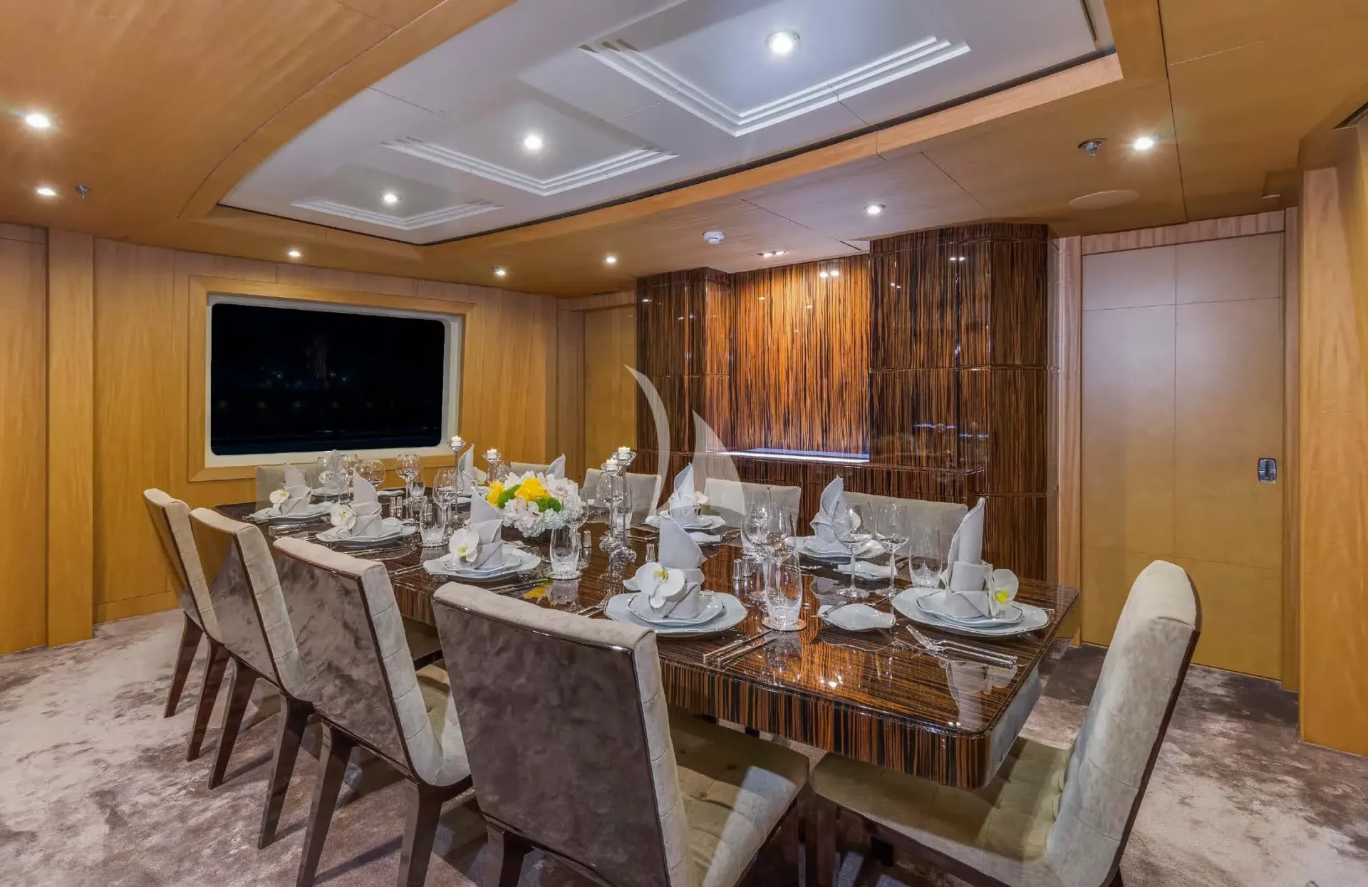 MIZU Charter Yacht