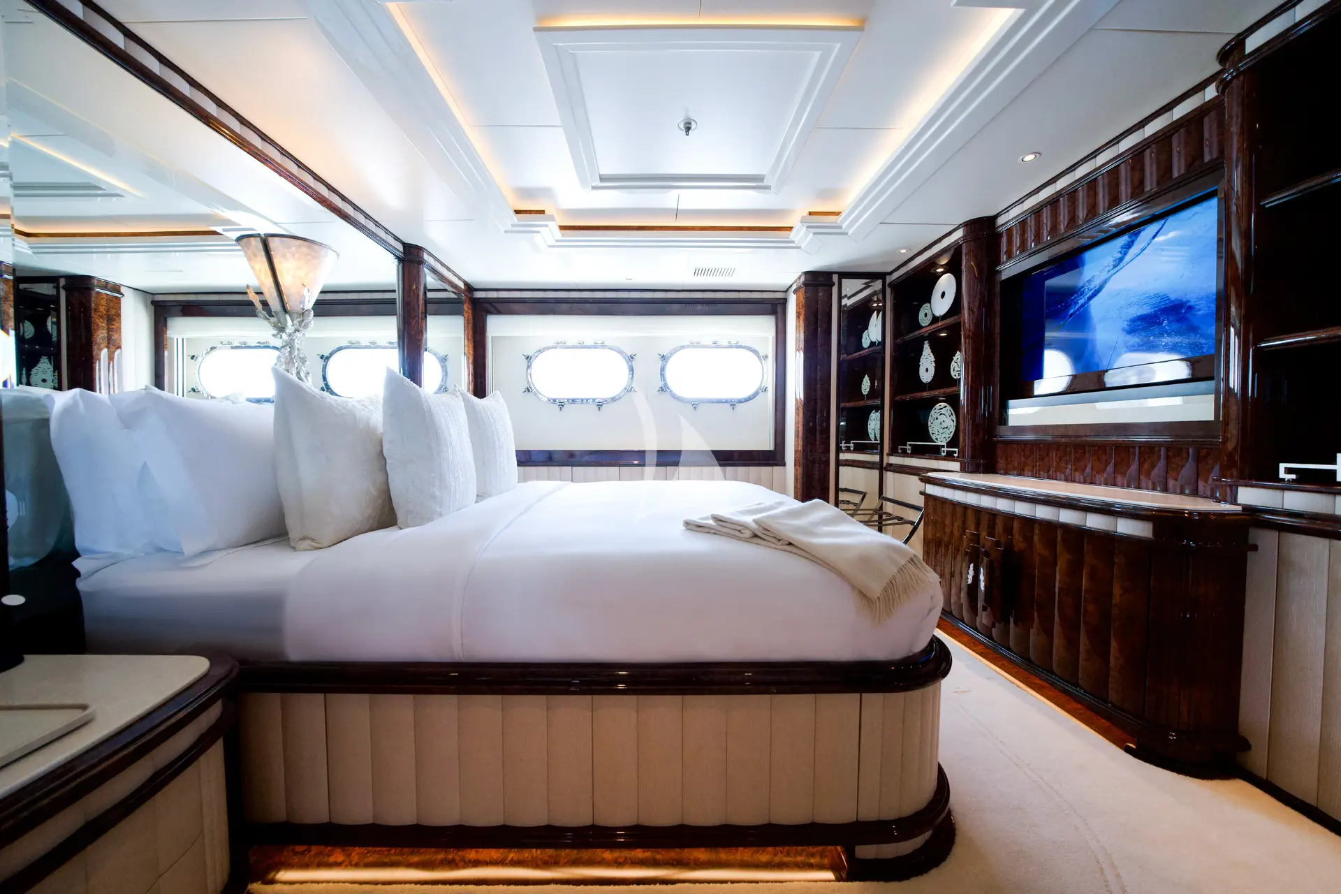 LIONESS V Charter Yacht