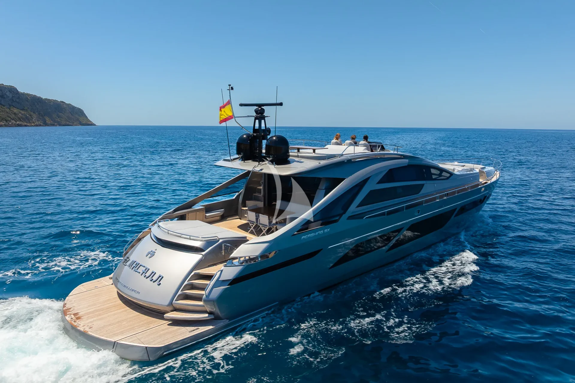 EL MACANN Charter Yacht