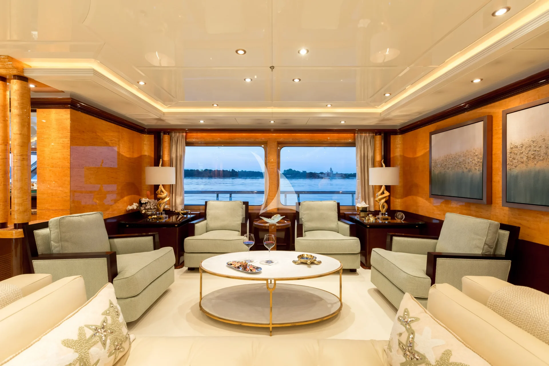 LUCKY LADY Charter Yacht