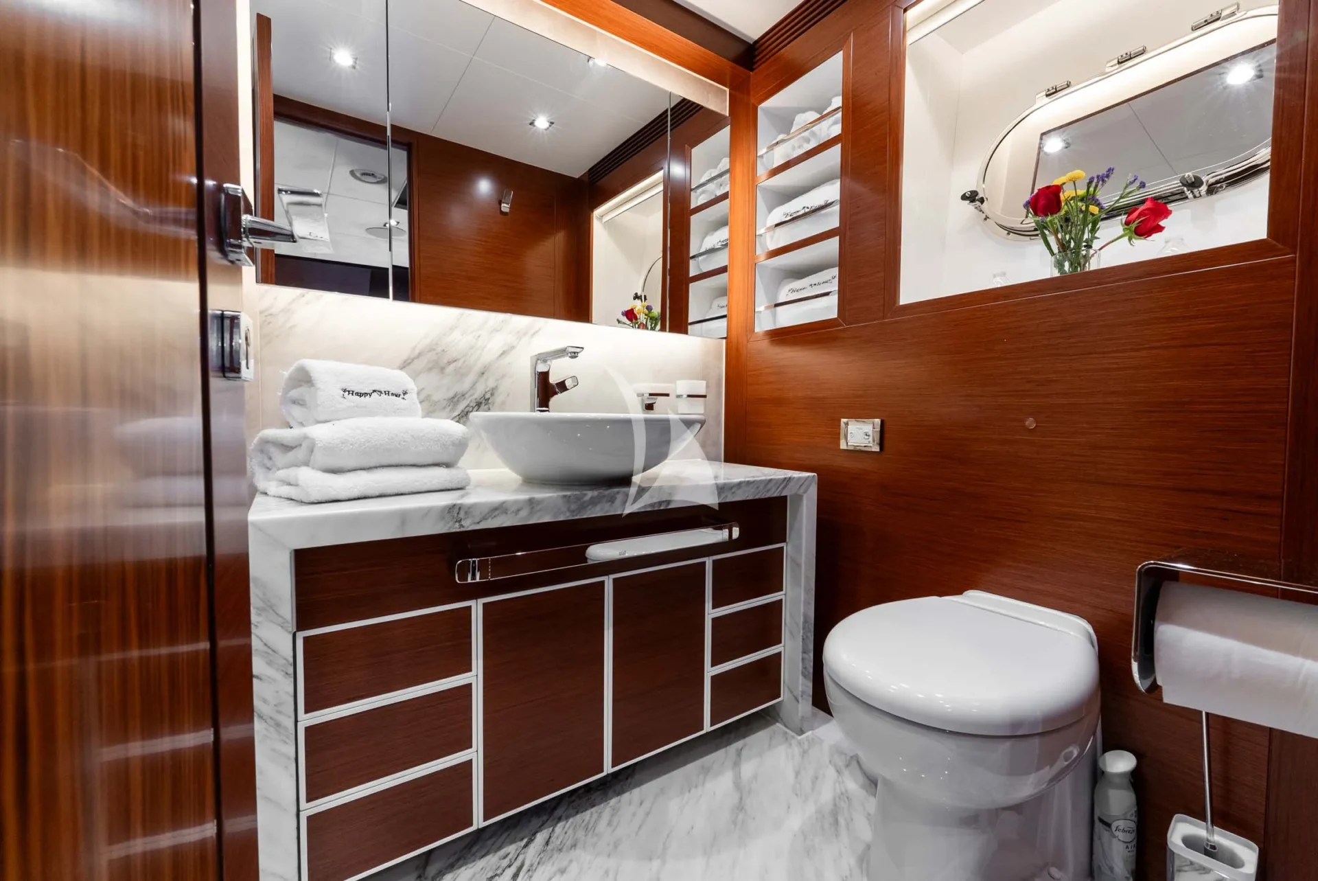 HAPPY HOUR Charter Yacht