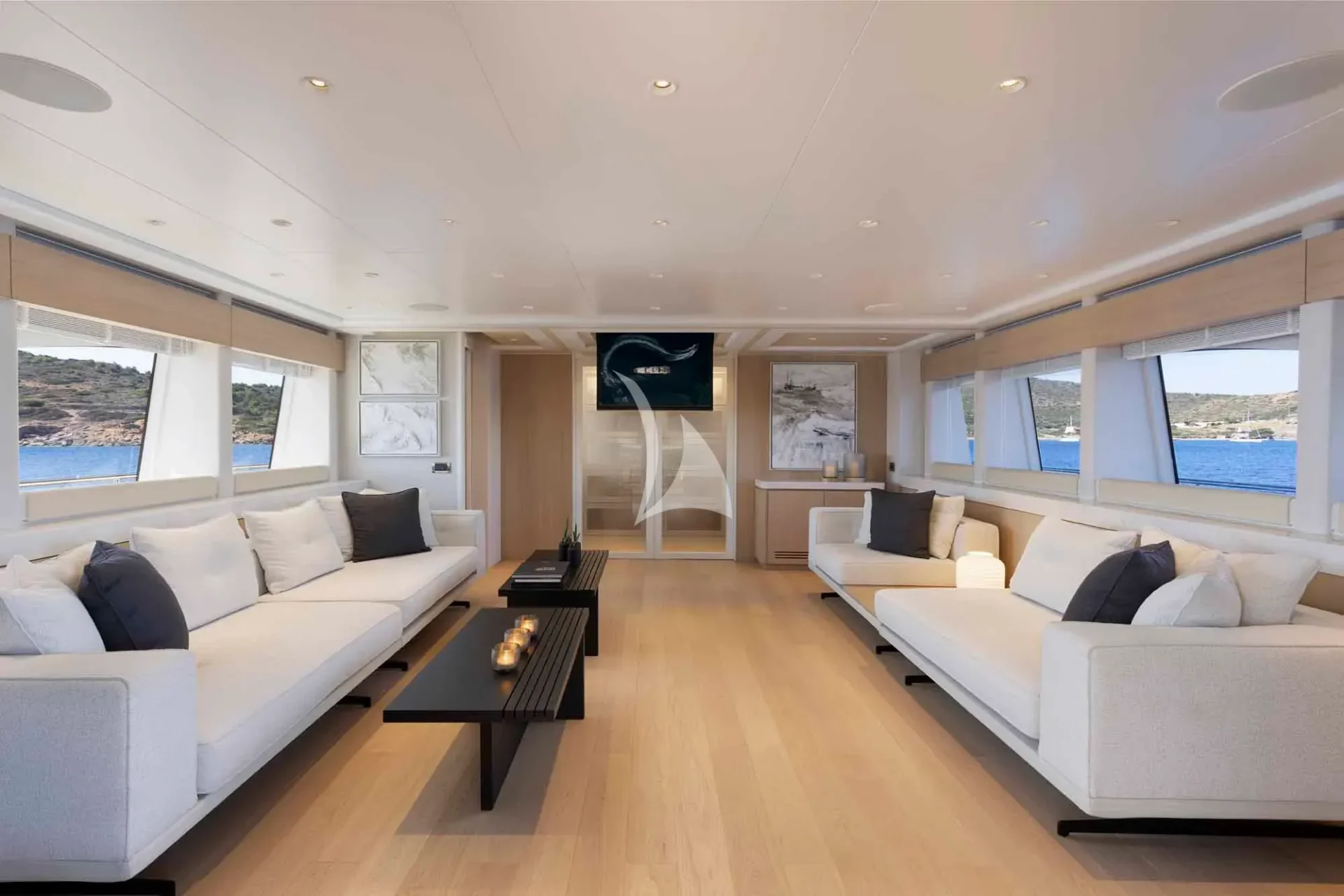 PARADISE Charter Yacht