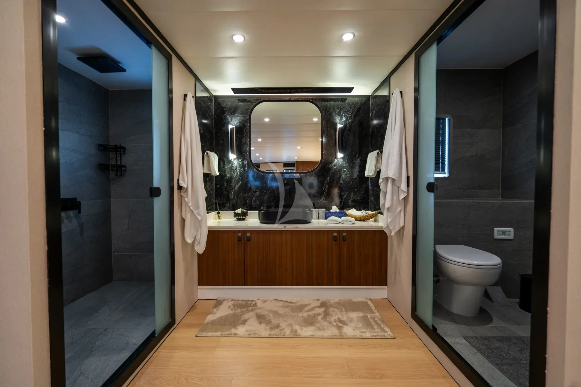 De Love Charter Yacht