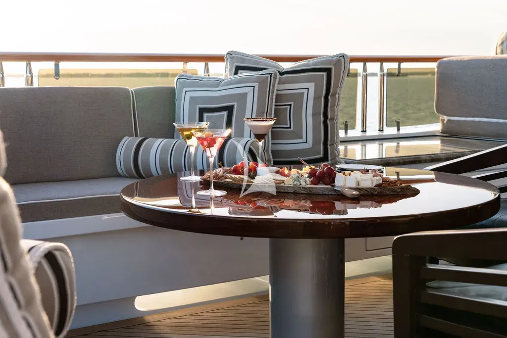 OCEAN CLUB Charter Yacht