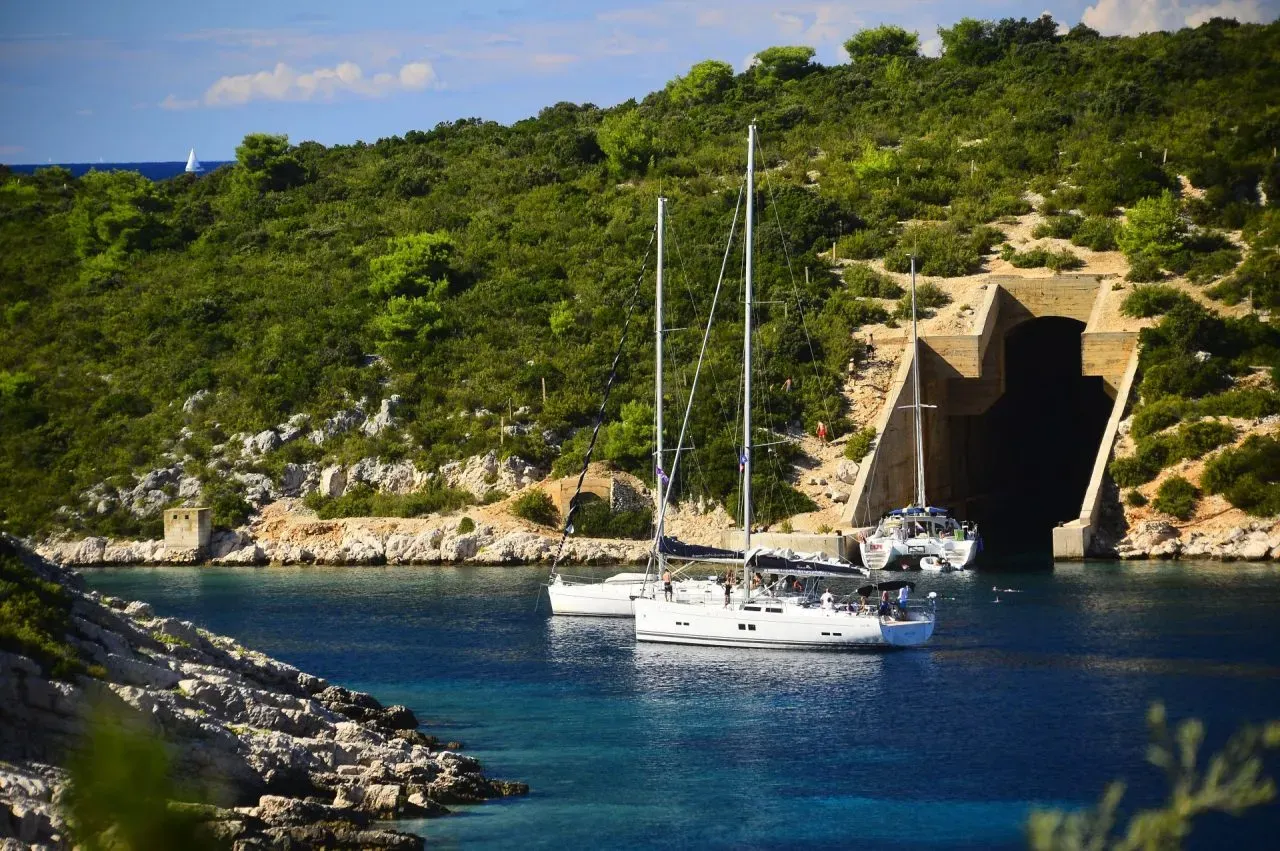 Life is Good Charter Yacht