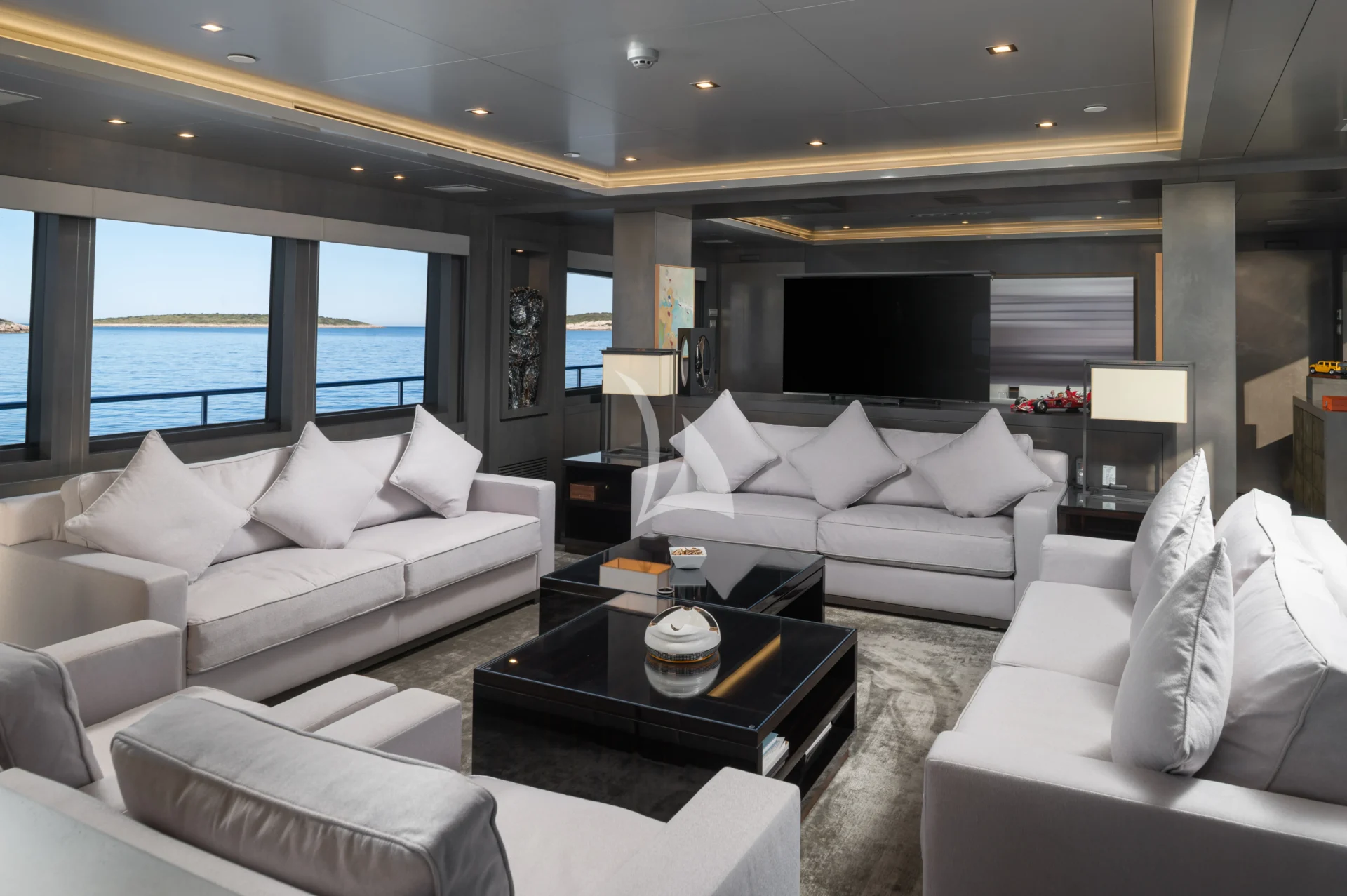 SMOOTH OPERATOR Charter Yacht